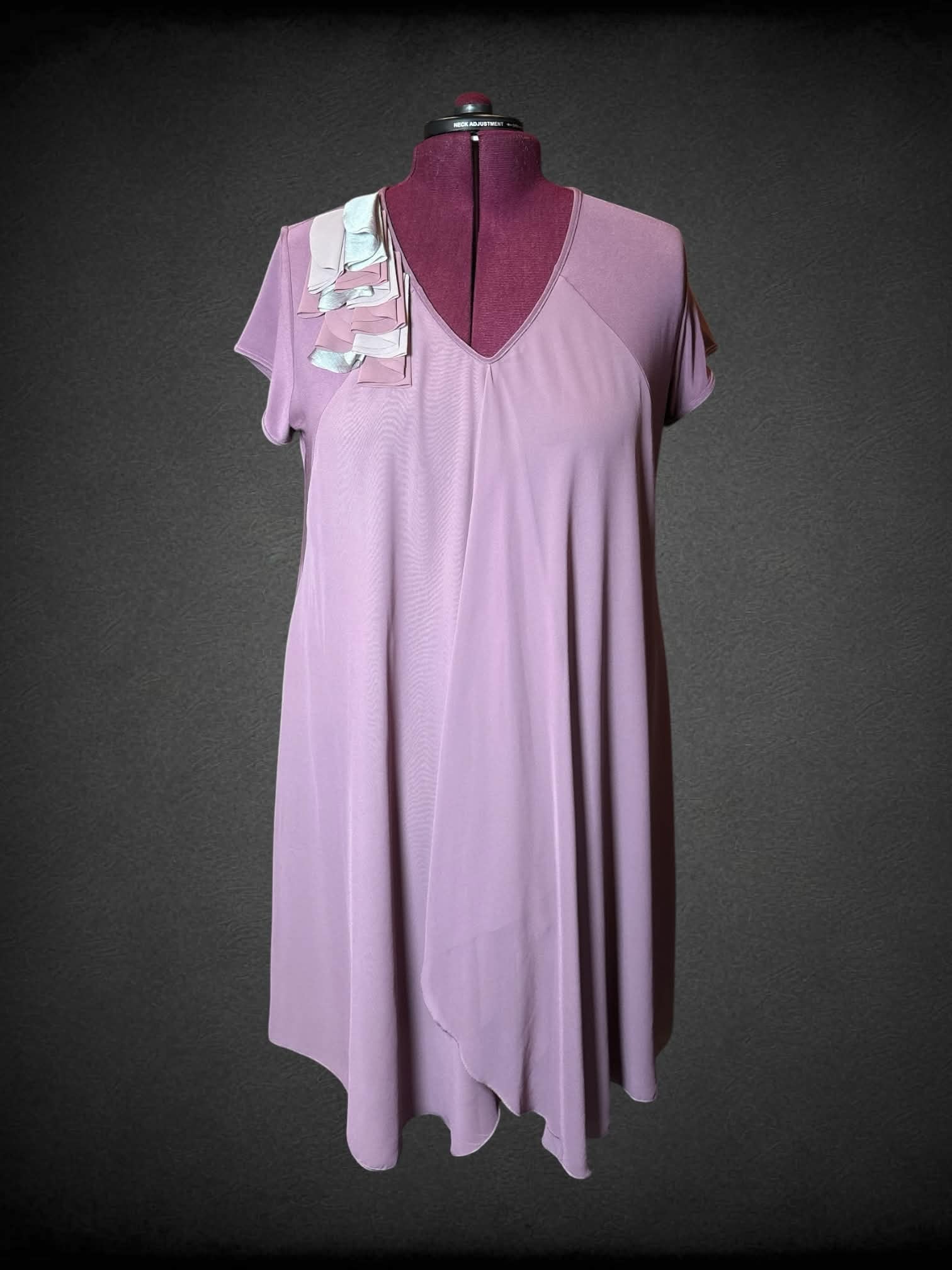 4X La Mouette mauve layered dress with ruffle design on front