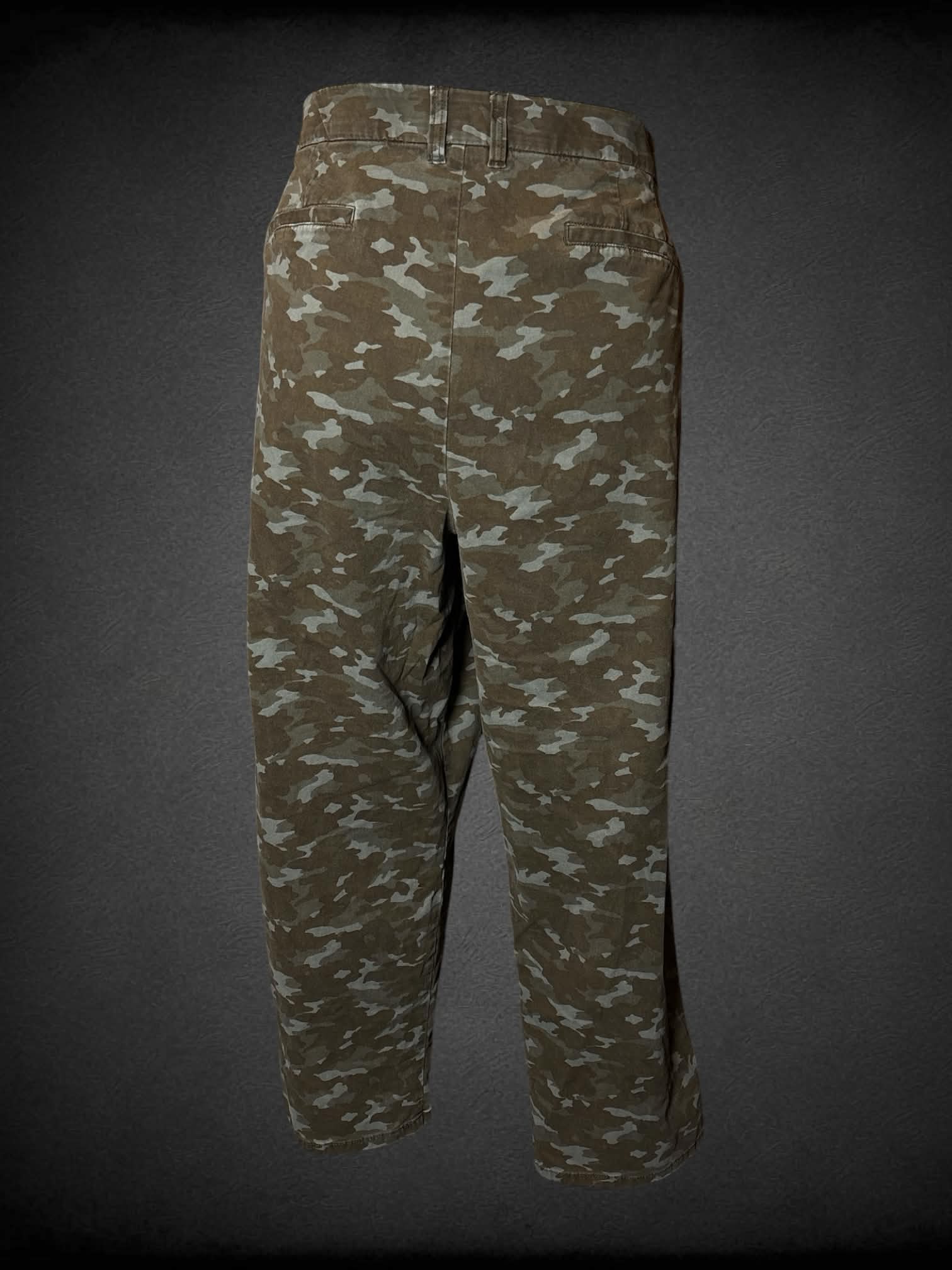 3X Lane Bryant green camo distressed pants with stretch waist