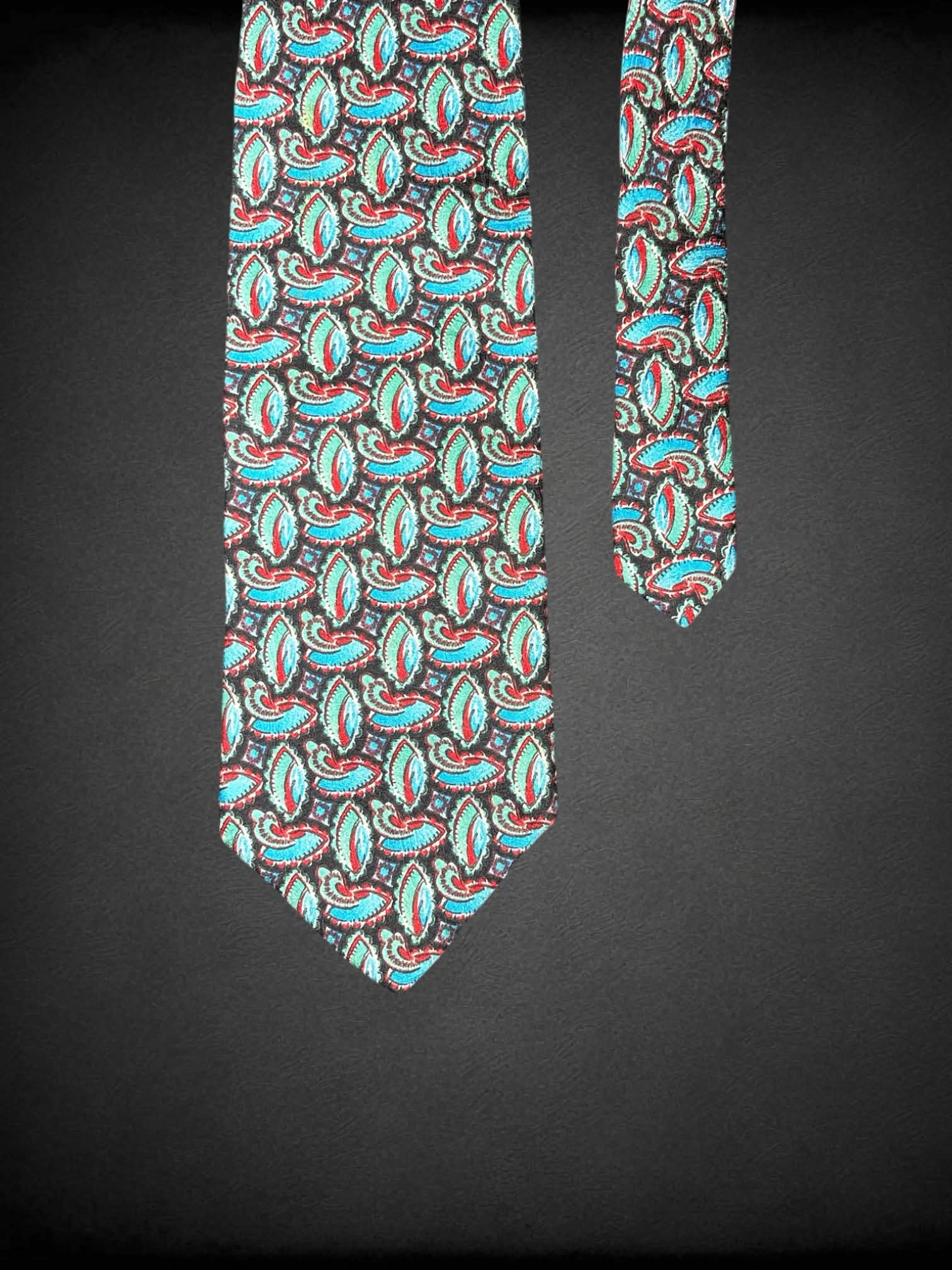 Boston Trader’s vintage blue silk tie with green & red pattern