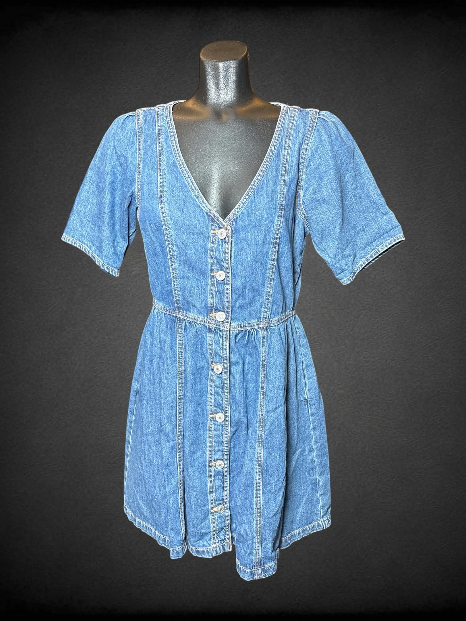 M American Eagle denim short dress with buttons on front, and pockets