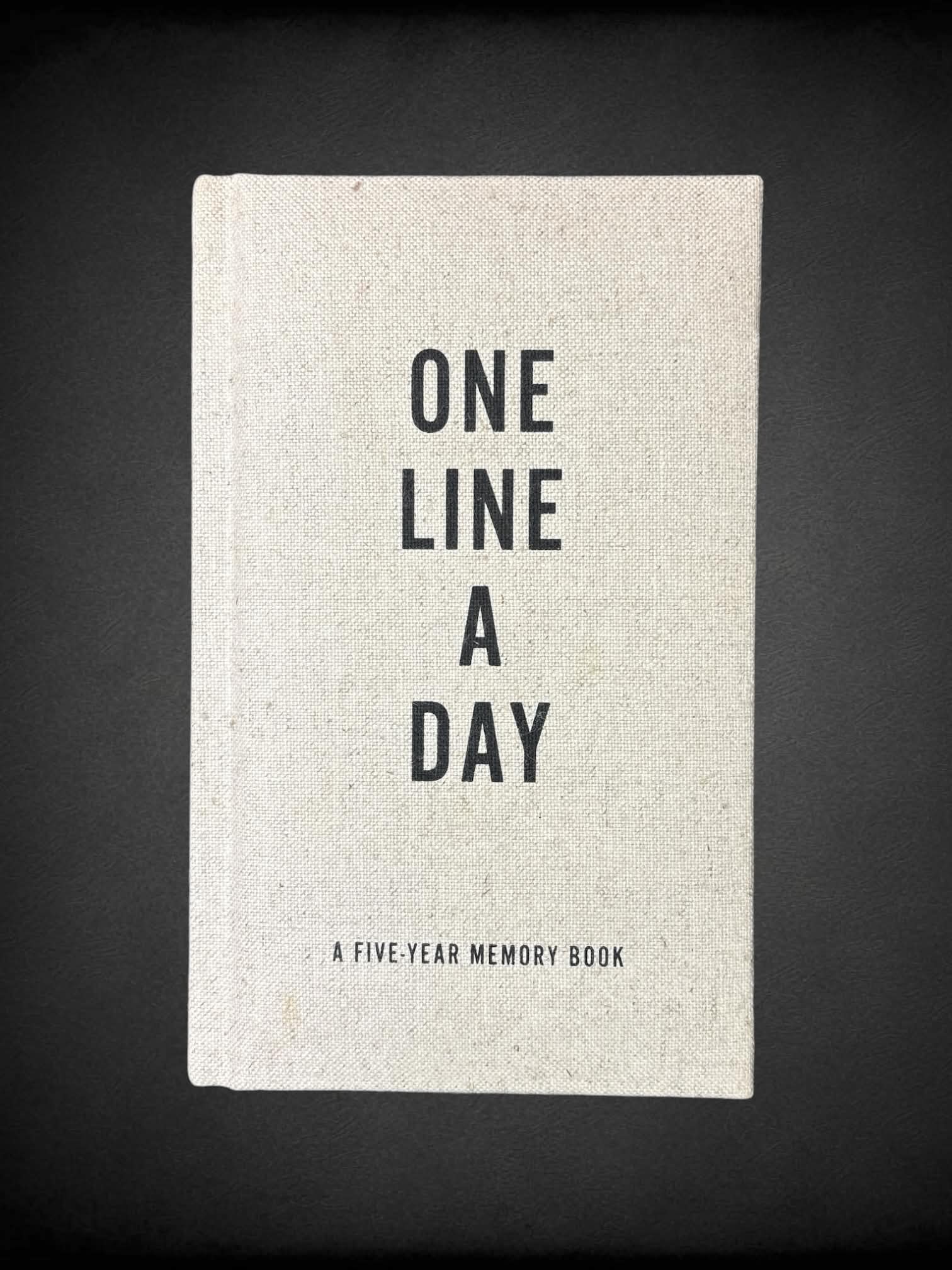 One Line a Day 5 year memory book