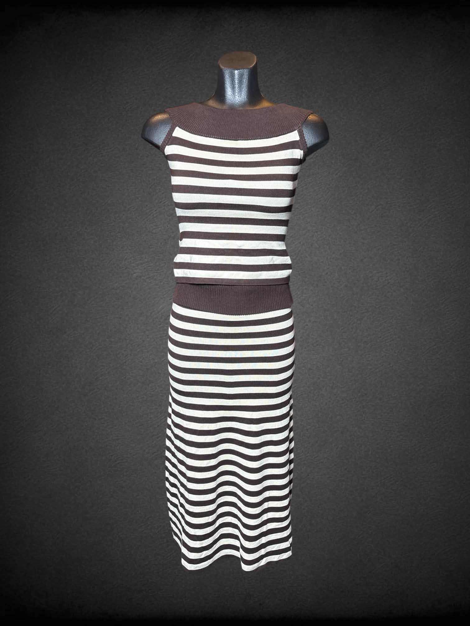 M Bella NWT brown & white two-piece set with knit cropped top and knit skirt