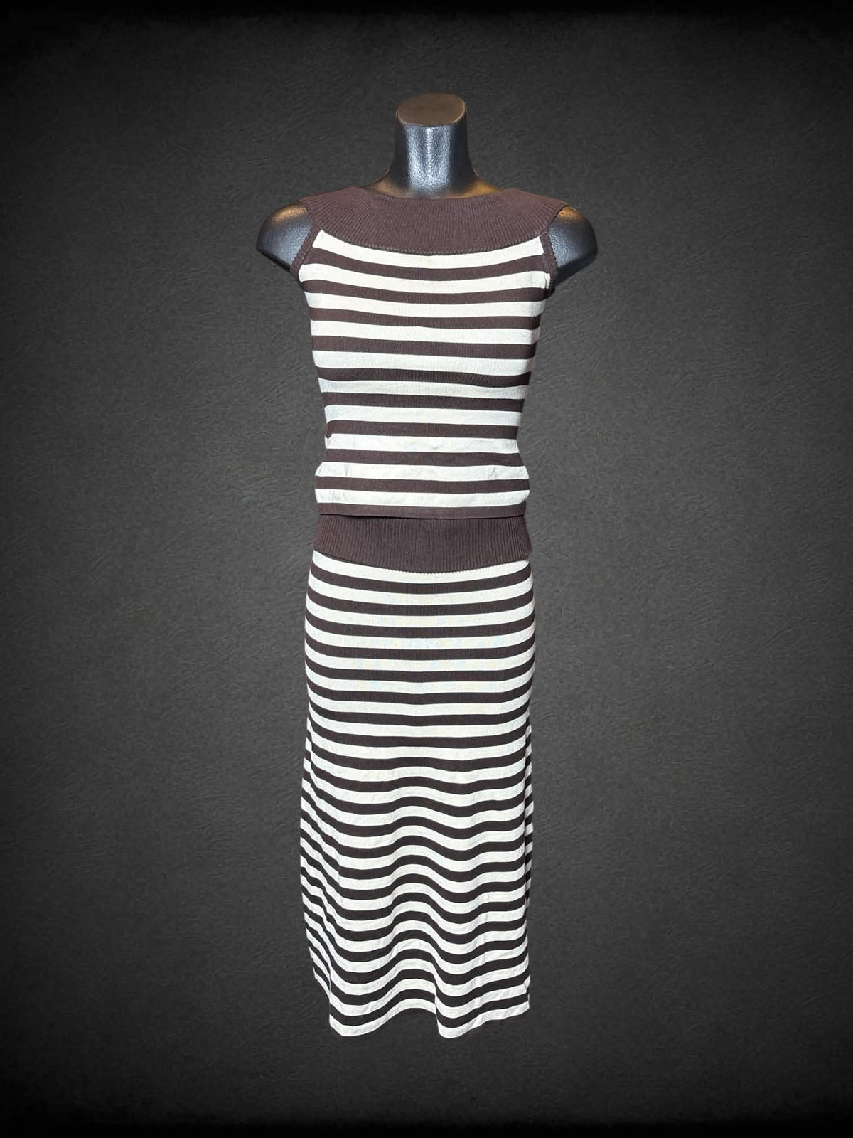 M Bella NWT brown & white two-piece set with knit cropped top and knit skirt