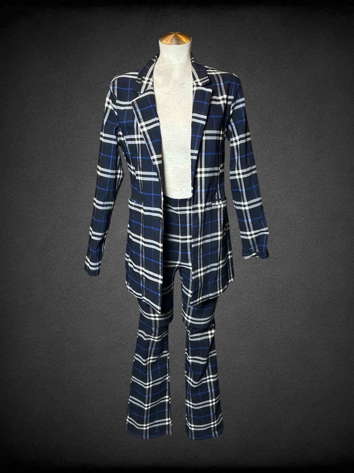 L Have blue plaid two-piece set with pants, and blazer with pockets