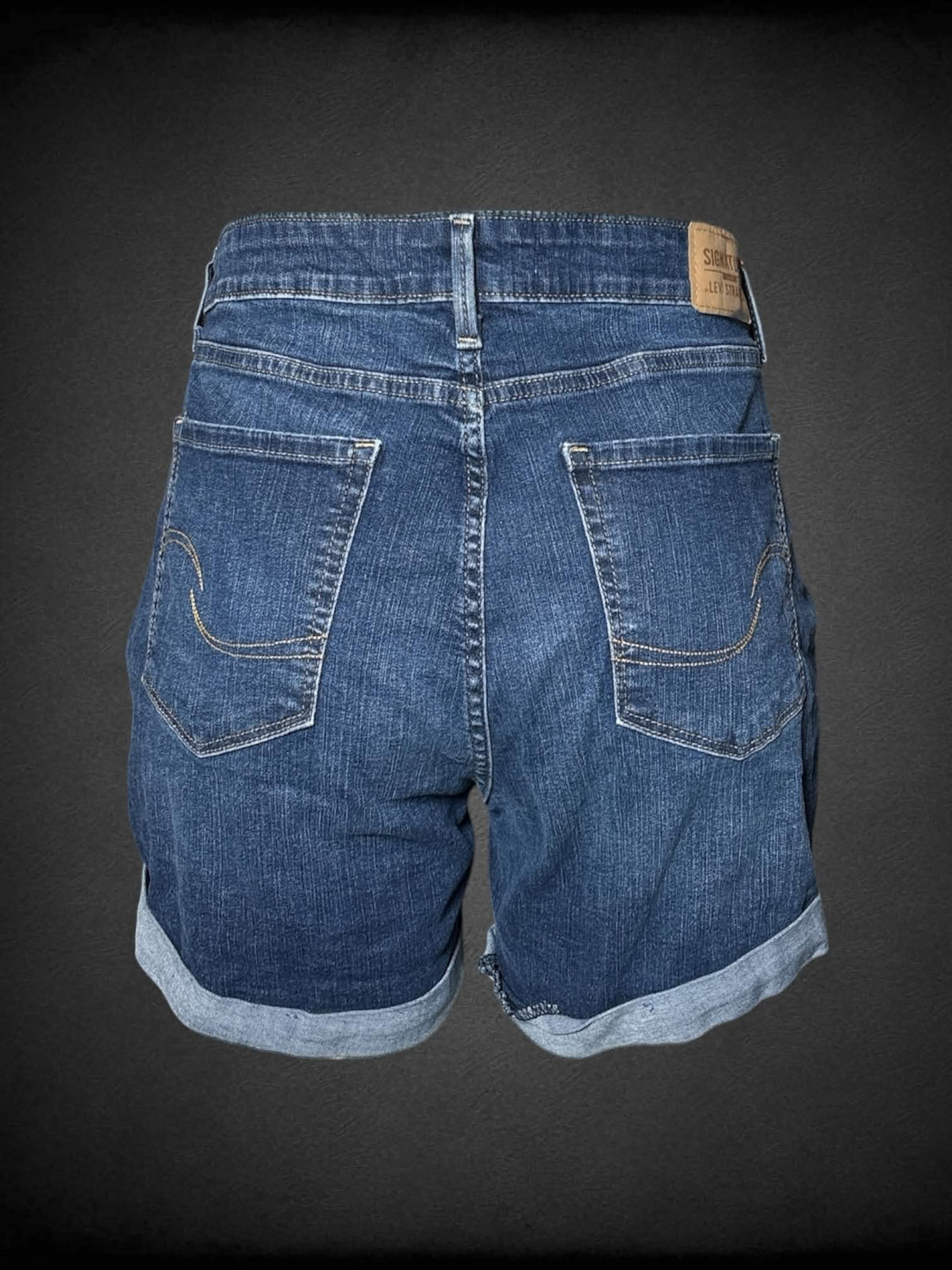 L Levi’s blue mid-rise shorts with stretch waist