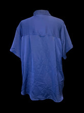 Load image into Gallery viewer, 2X Dark blue short sleeve button down top w/ chest pocket, &amp; folded collar
