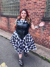 Load image into Gallery viewer, 2X Black &amp; white gingham pattern sleeveless dress w/ elastic waist, pockets, &amp; back zipper closure
