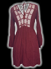 Load image into Gallery viewer, S Maroon long sleeve textured dress w/ lace accent on front back &amp; sleeves, braided waist, inner lining, &amp; side zipper
