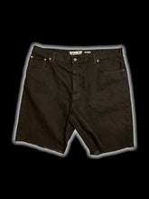 Load image into Gallery viewer, 0X Black denim high waist Bermuda shorts w/ raw hem, pockets, belt loops, &amp; button/zipper closure

