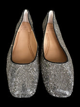 Load image into Gallery viewer, 7W/5M Square toed silver like gem studded flats
