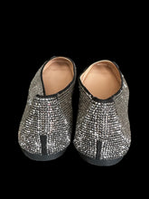 Load image into Gallery viewer, 7W/5M Square toed silver like gem studded flats
