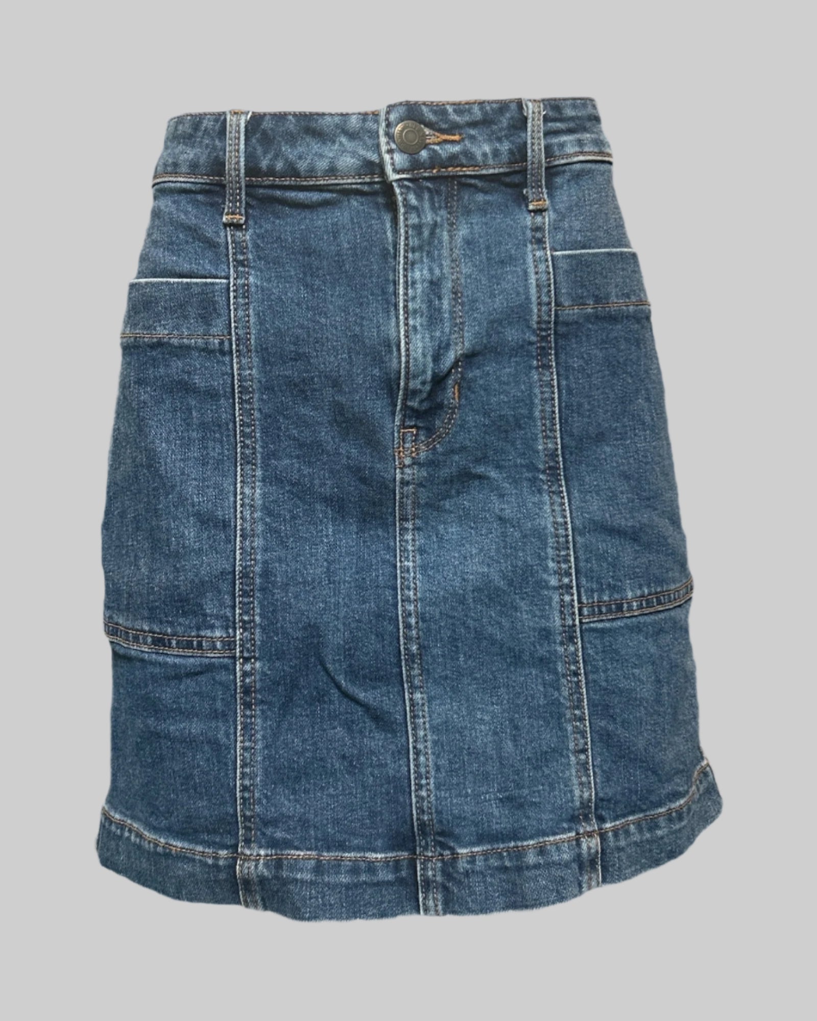 M dark blue jean skirt with front and back pockets