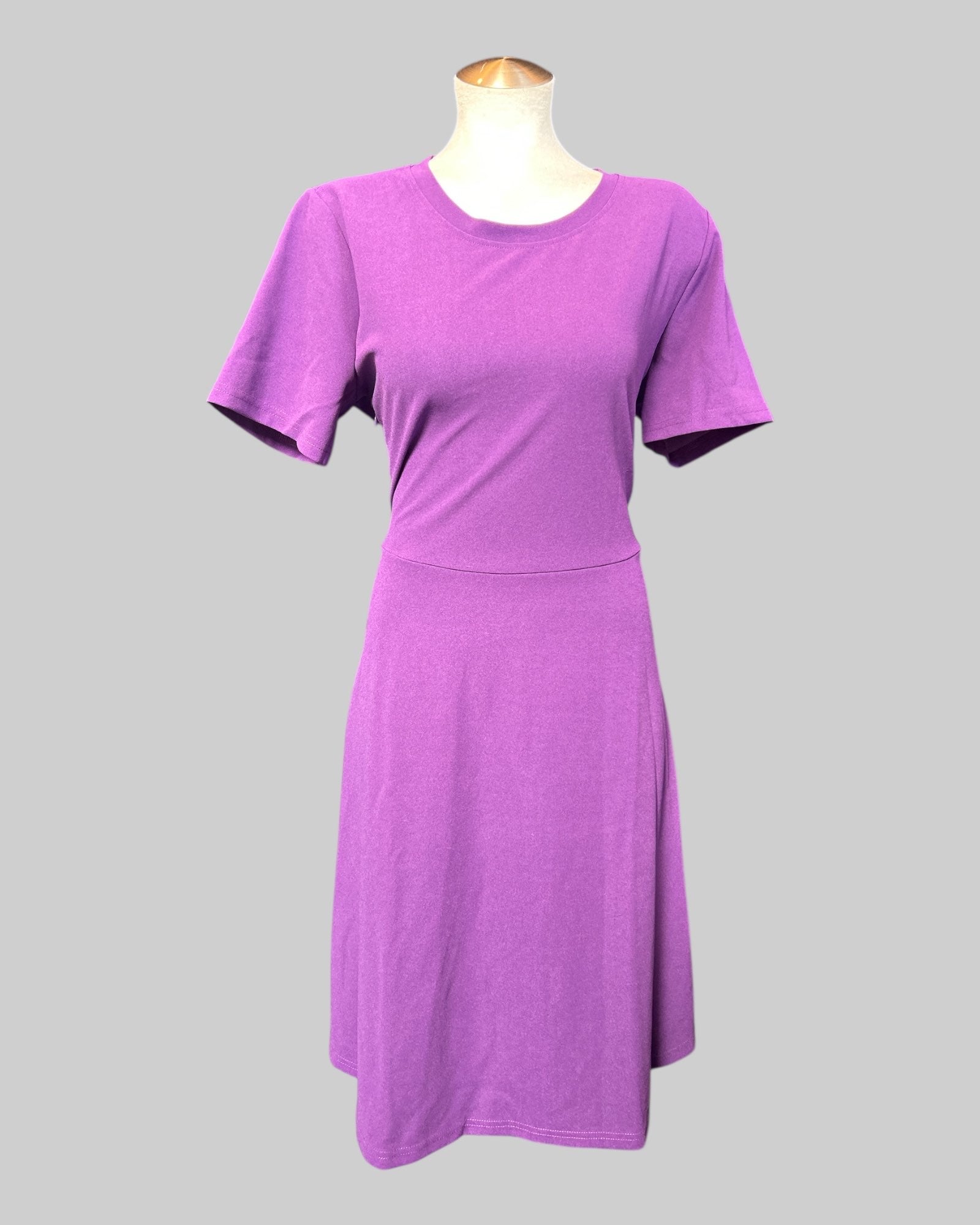 XL flowy and stretchy purple dress with side zipper and pockets