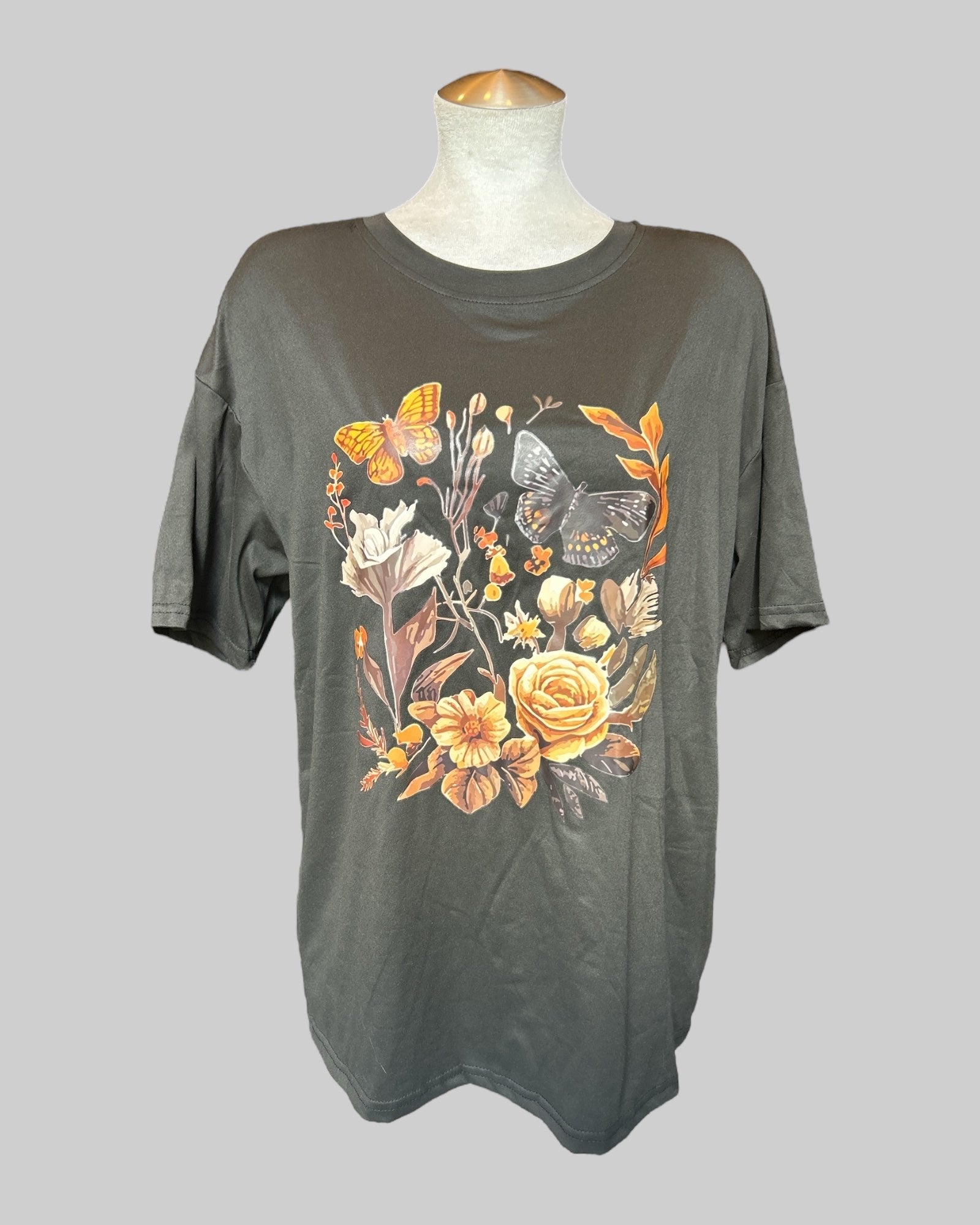 1x black t shirt with butterfly and nature graphic