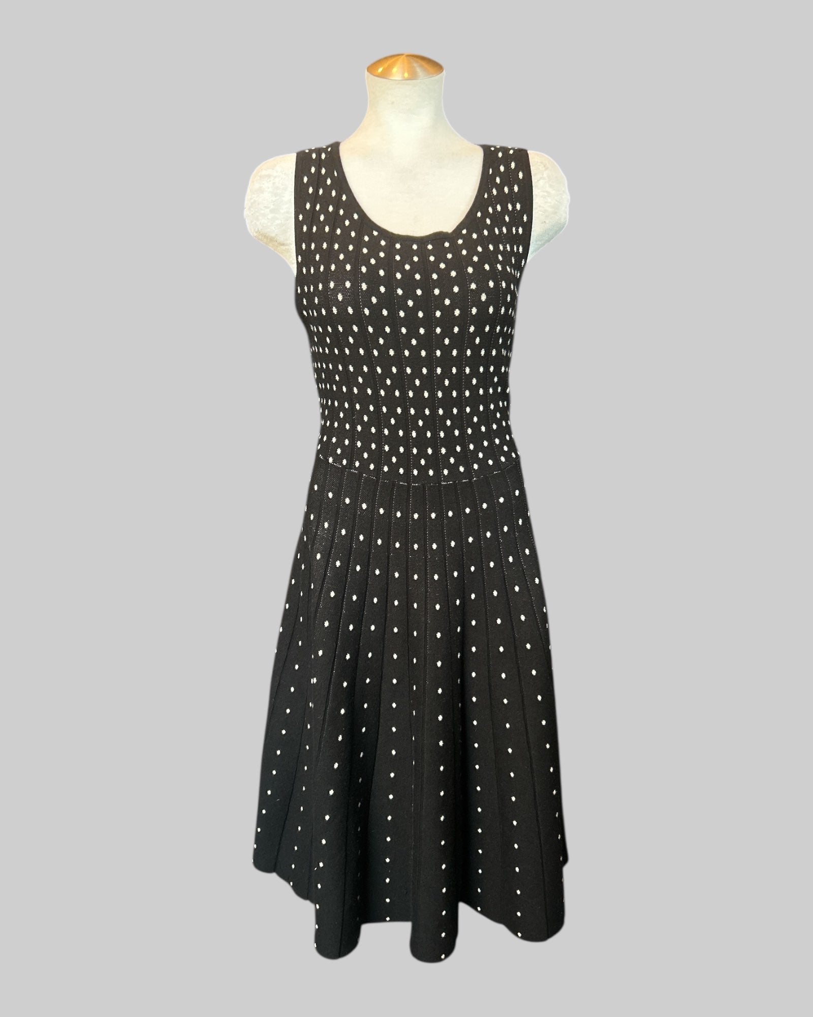 1x super stretchy  flowy  black and white polka dot dress