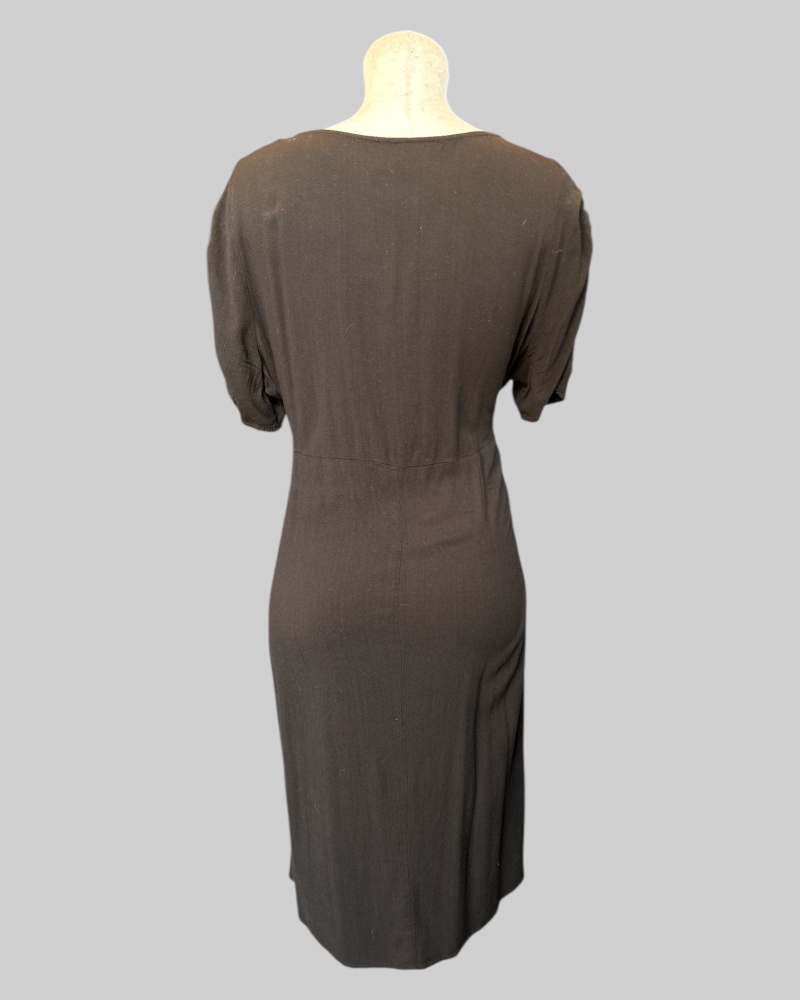 2x stretchy and flowy black dress with pockets and buttons