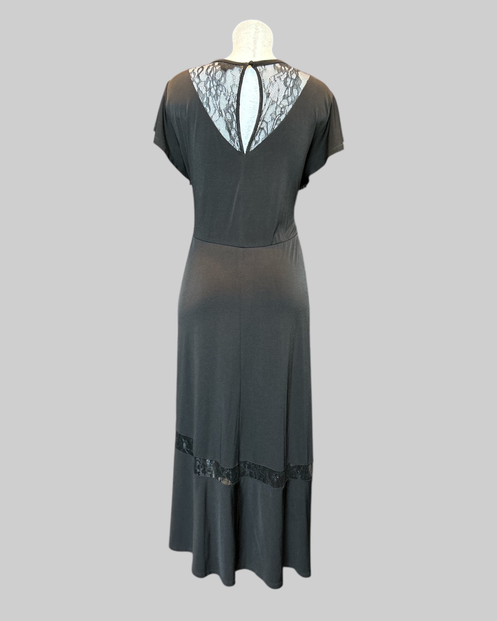 2x stretchy and flowy black dress with lace details