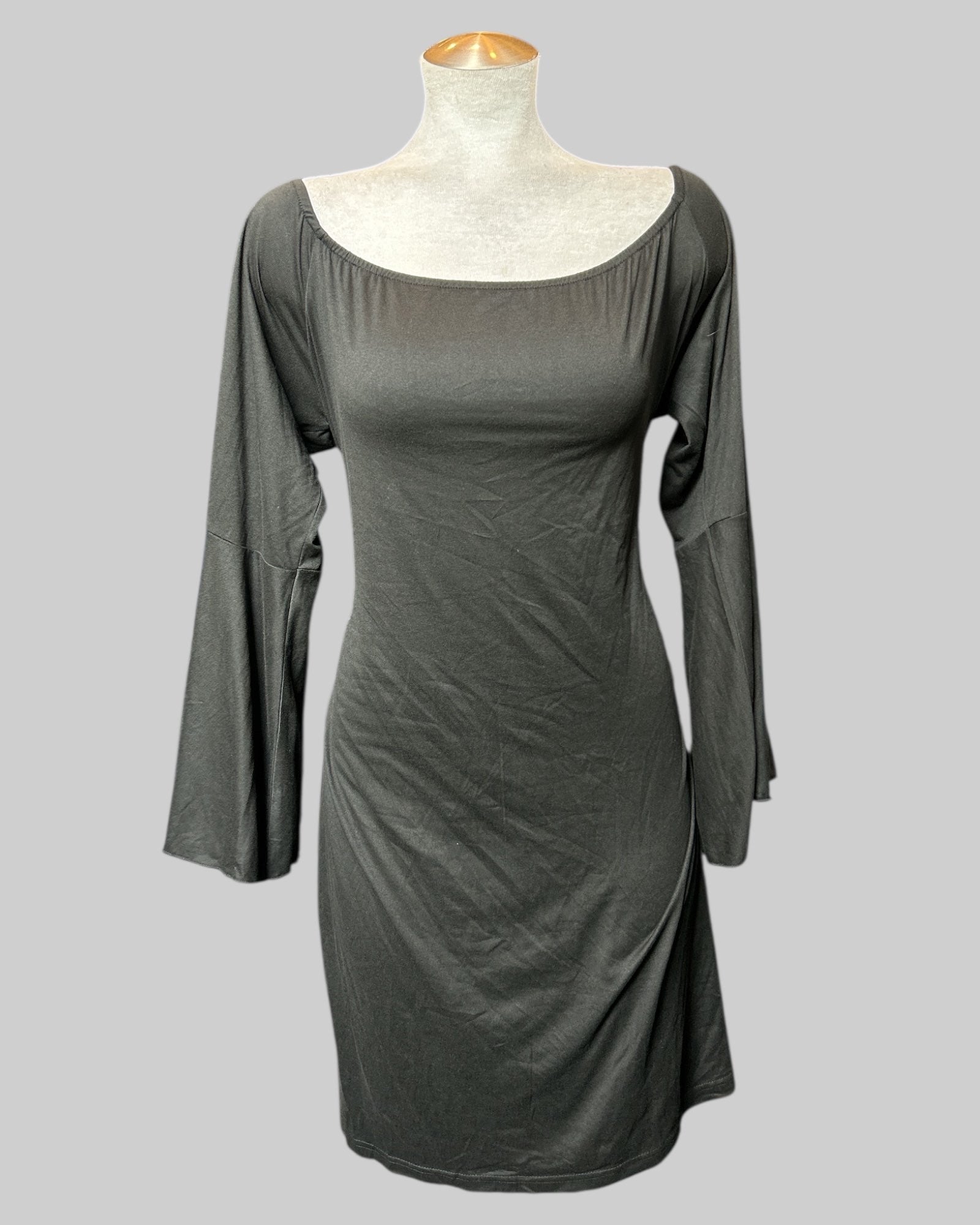 3x black very stretch body con dress with bell sleeves