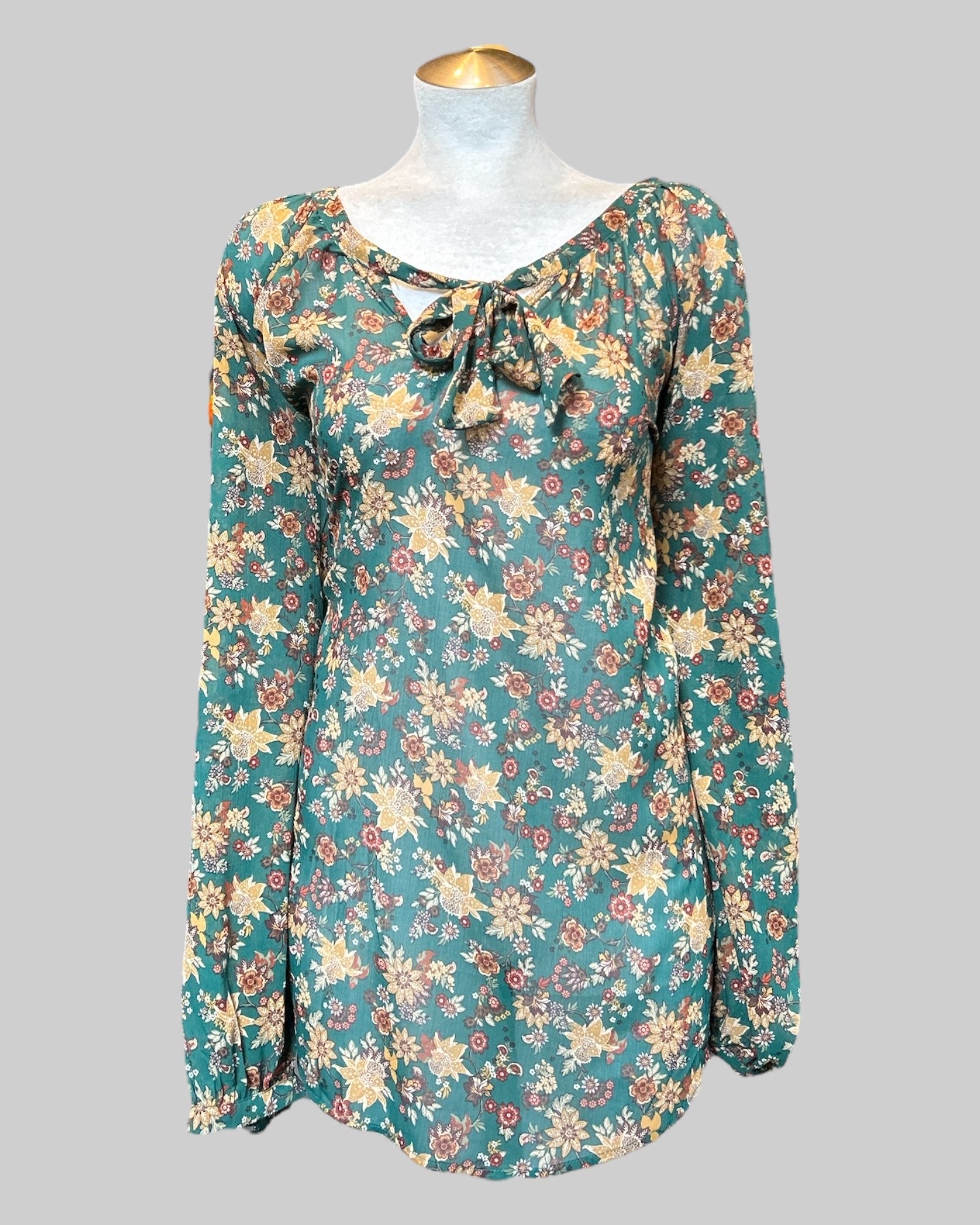 4X NWT sheer flowy green top with florals