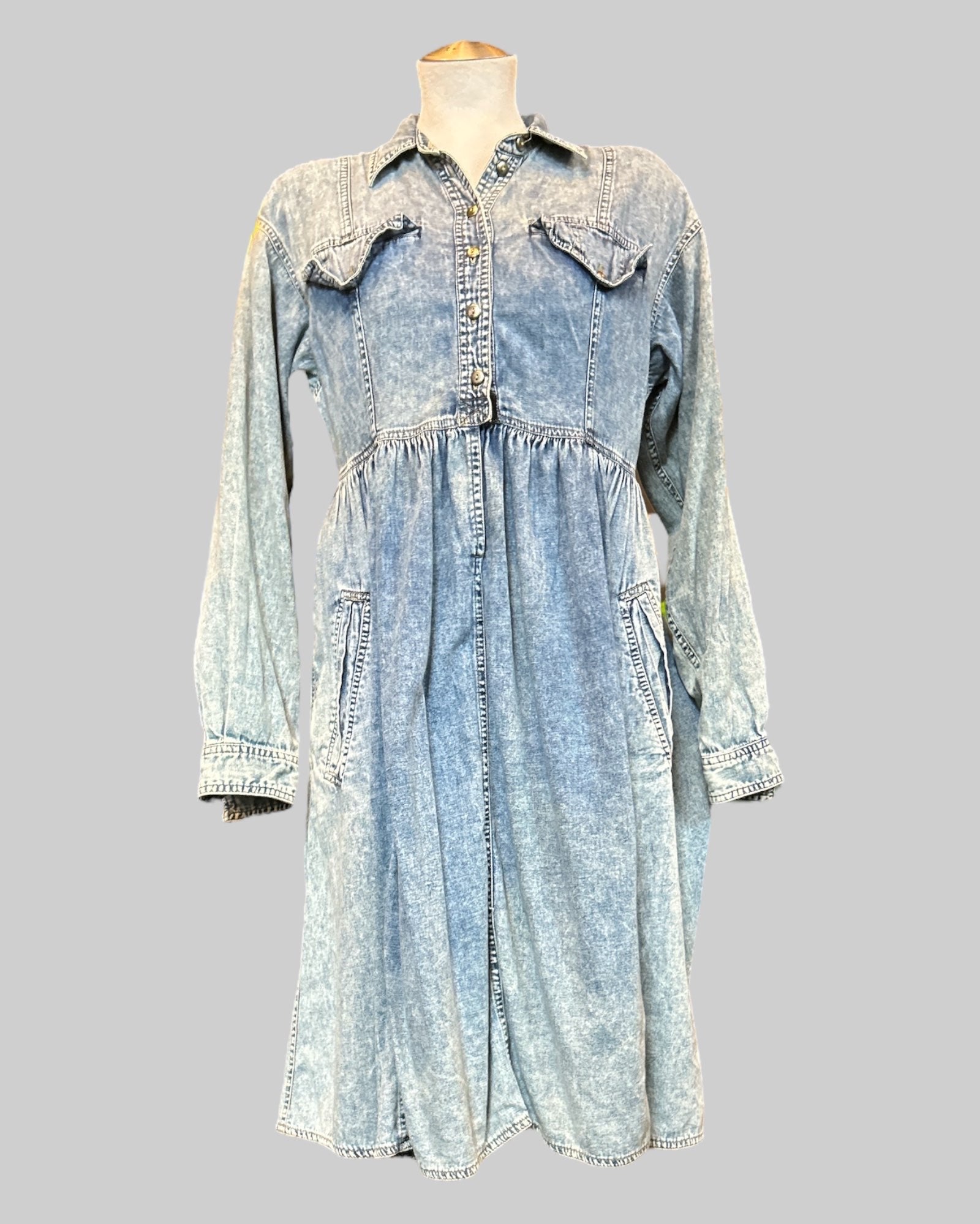 S Vintage denim dress with buttons and pockets