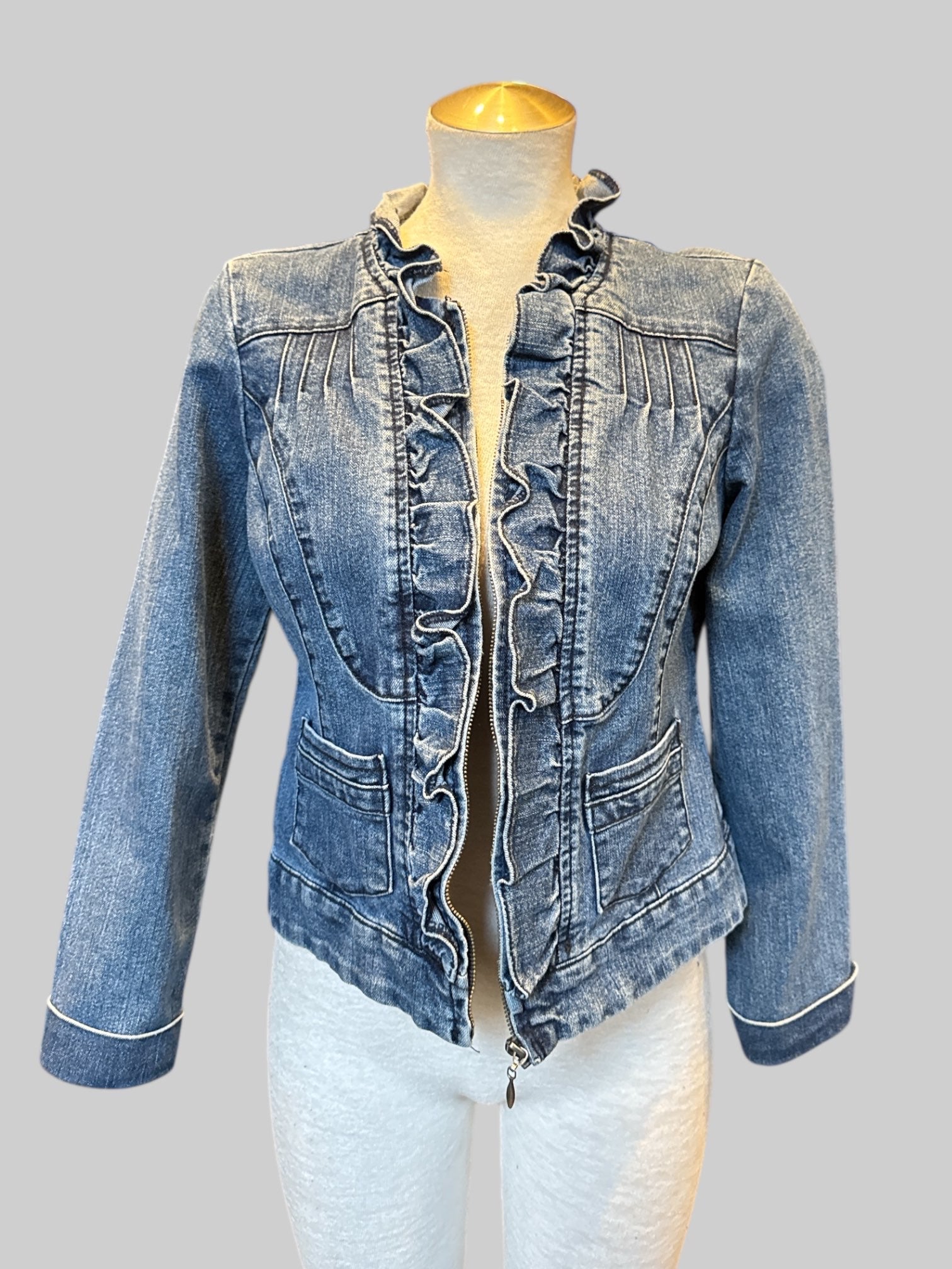 M Vintage 90s medium denim jacket with ruffles and pleats and zip up closure