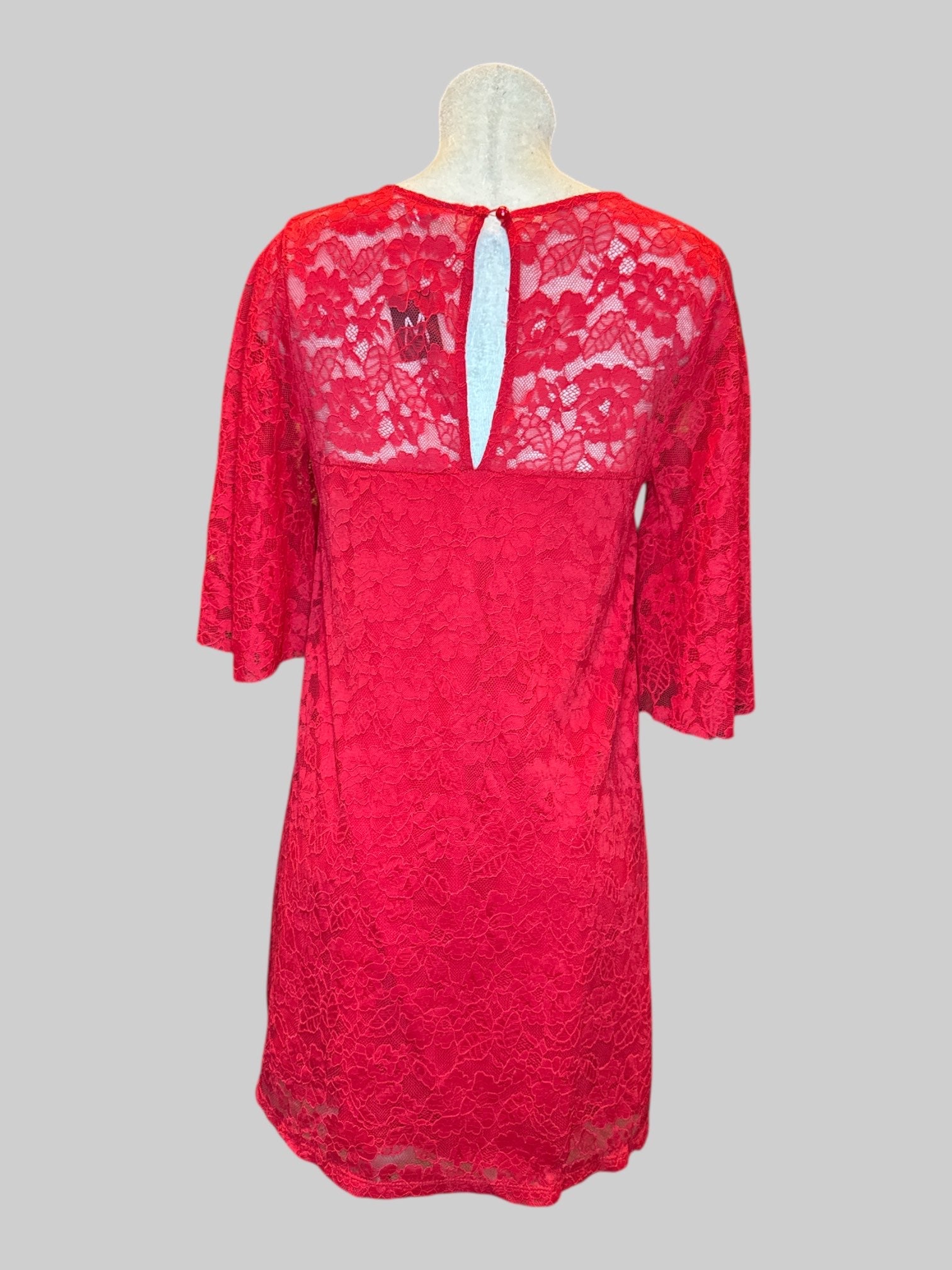 M Red lace overlay shift dress with keyhole detail