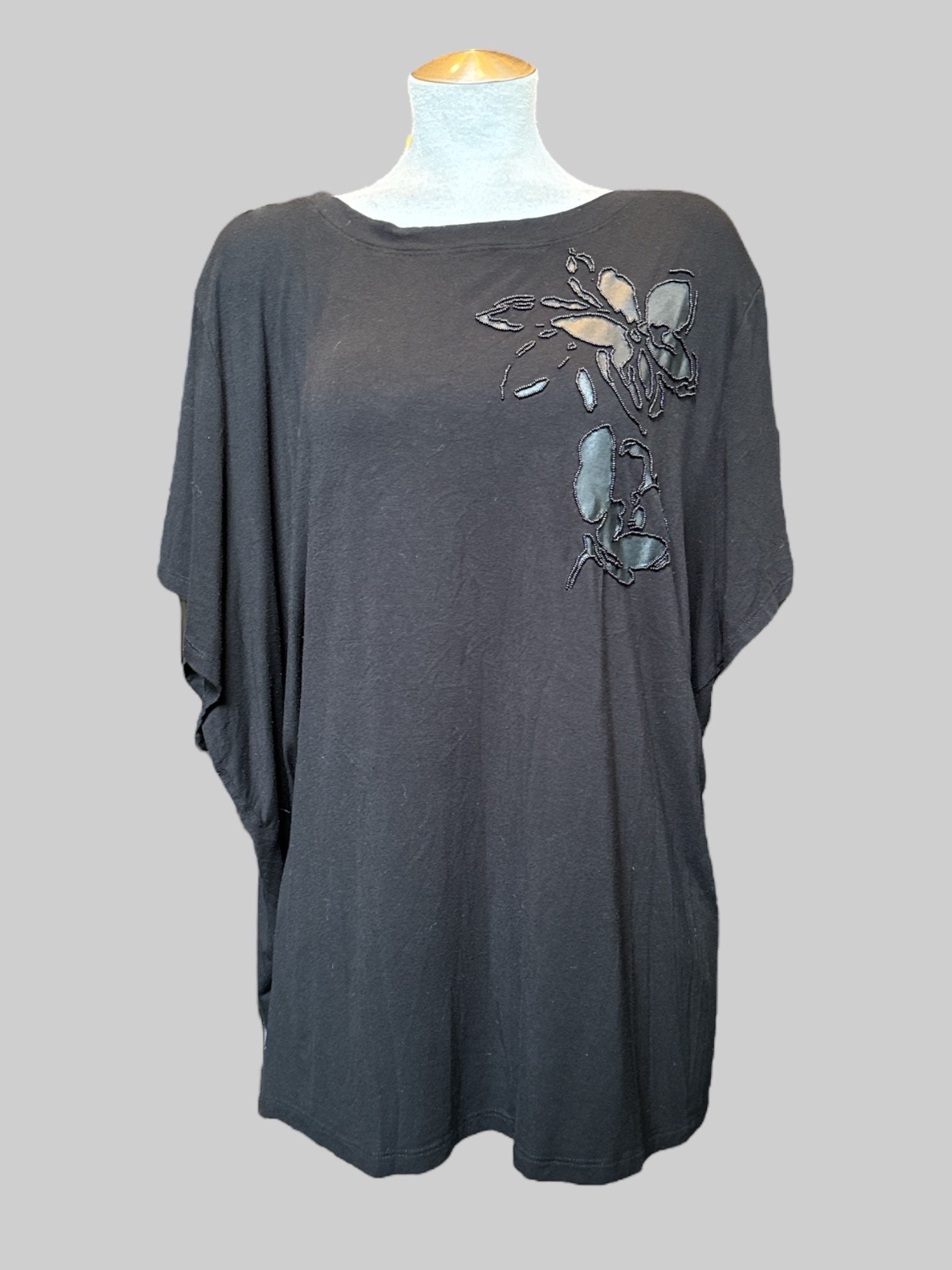 5X Black stretchy and flowy top with beaded flowers