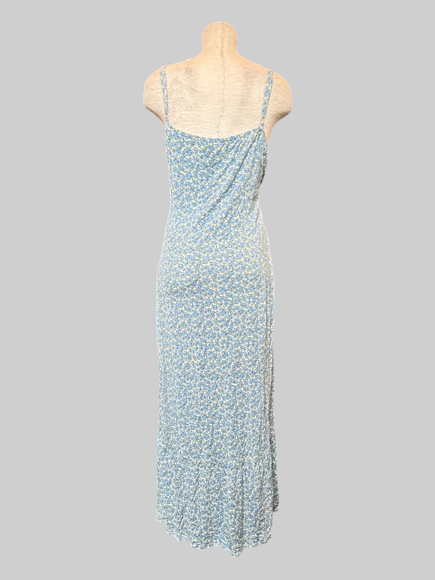 6X White flowy and stretchy maxi dress with blue florals