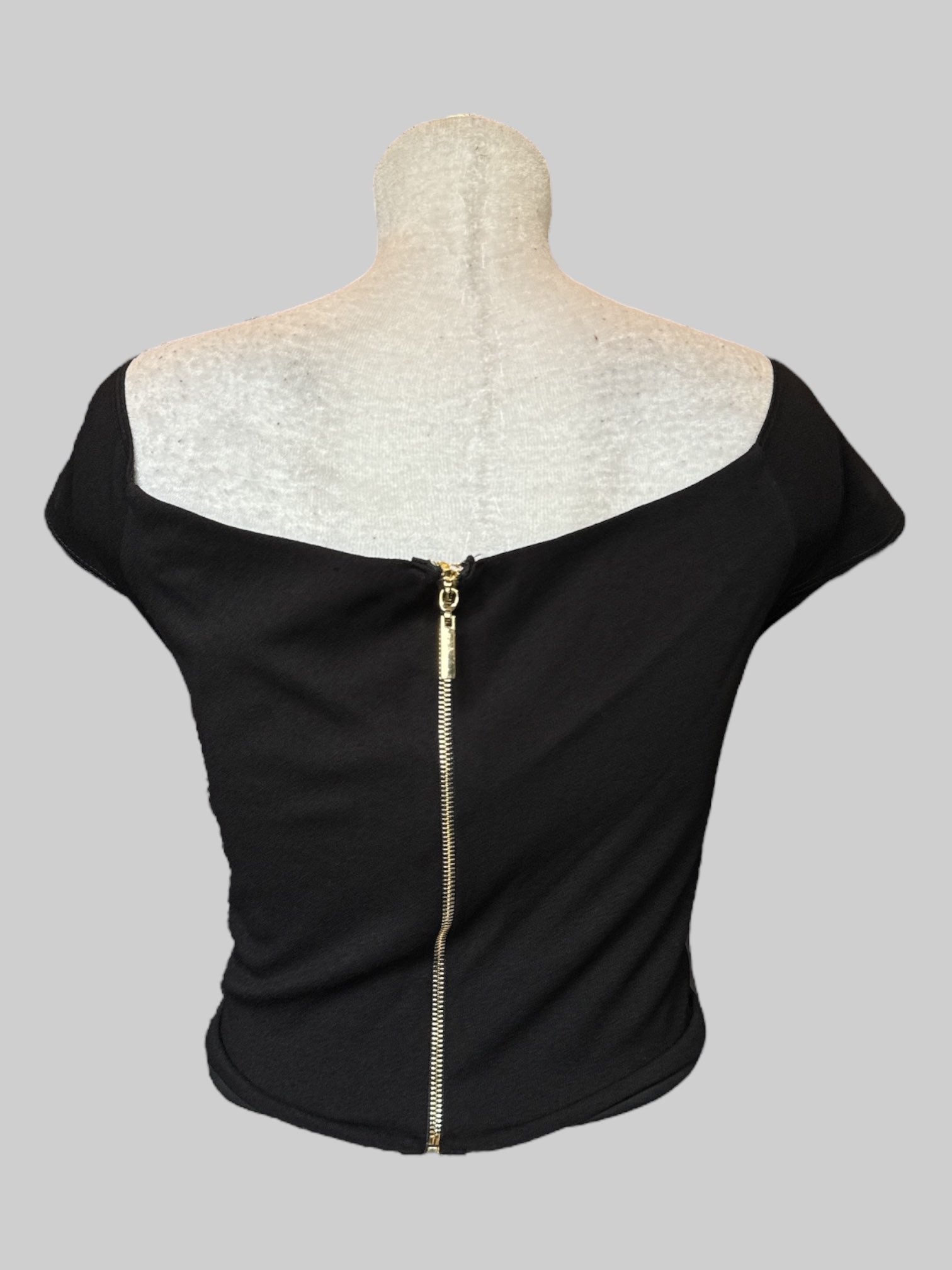 4X Black stretchy crop top with back zipper