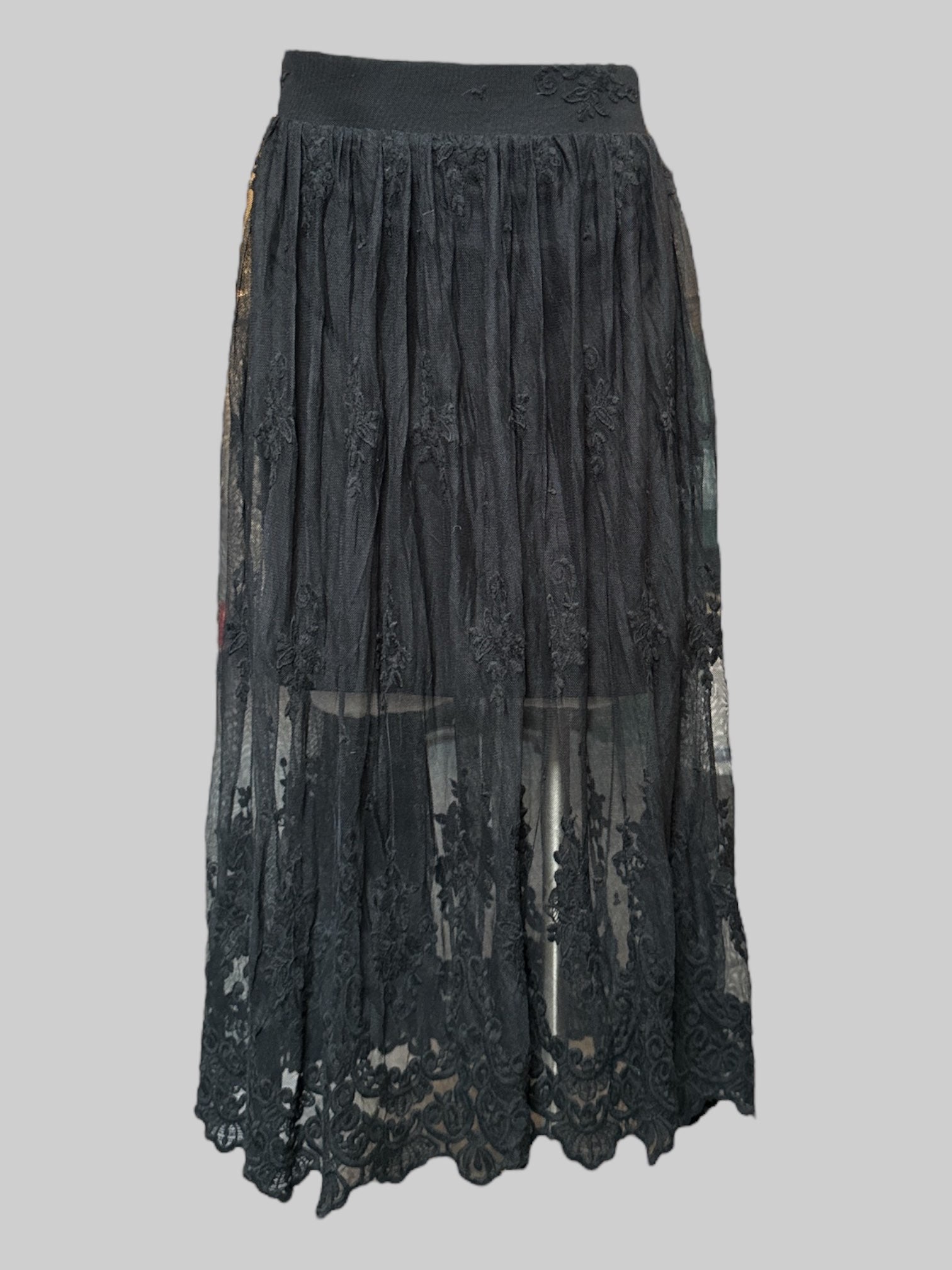2X black short skirt with long black sheer overlay with embroidered florals