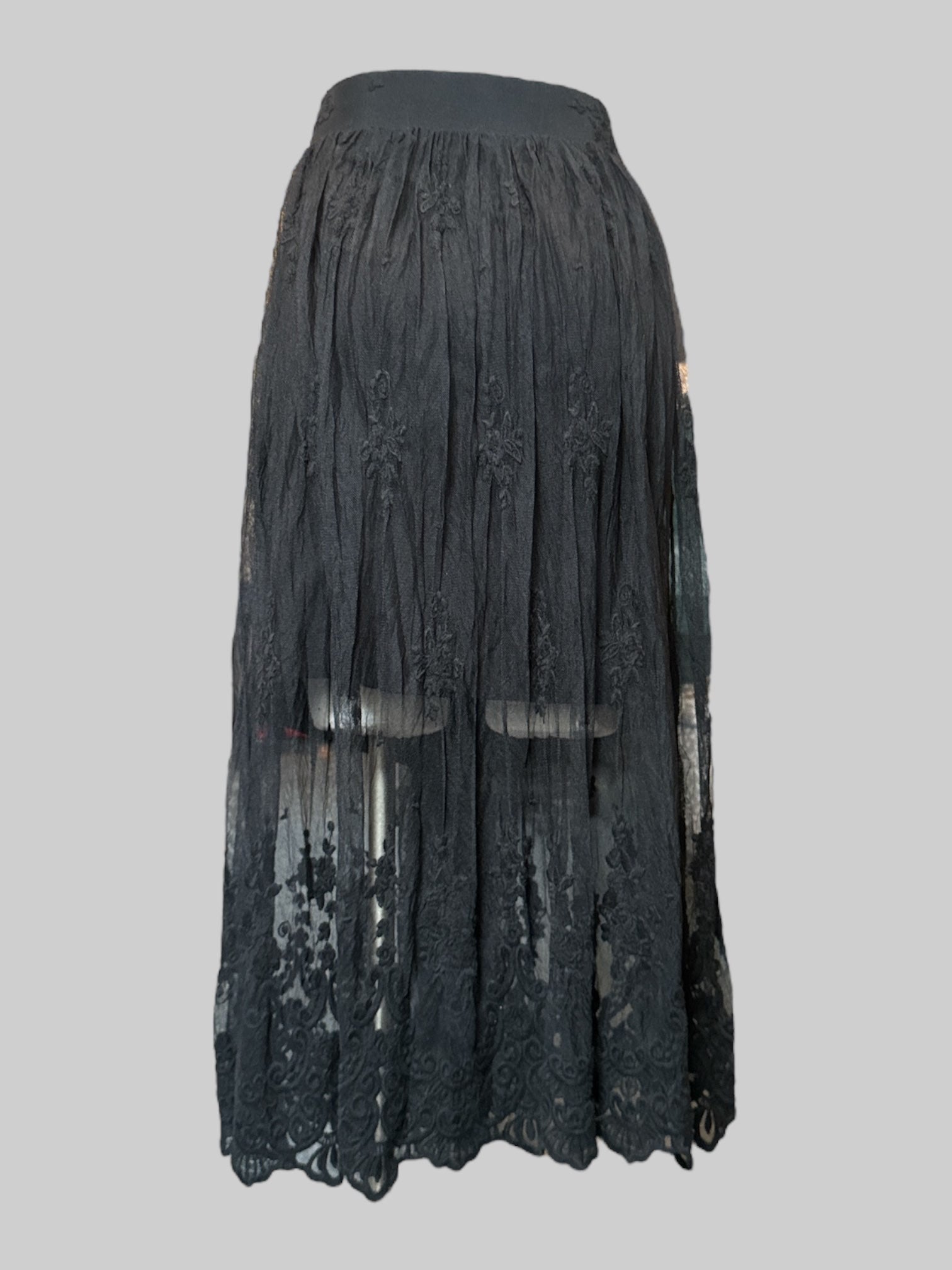 2X black short skirt with long black sheer overlay with embroidered florals