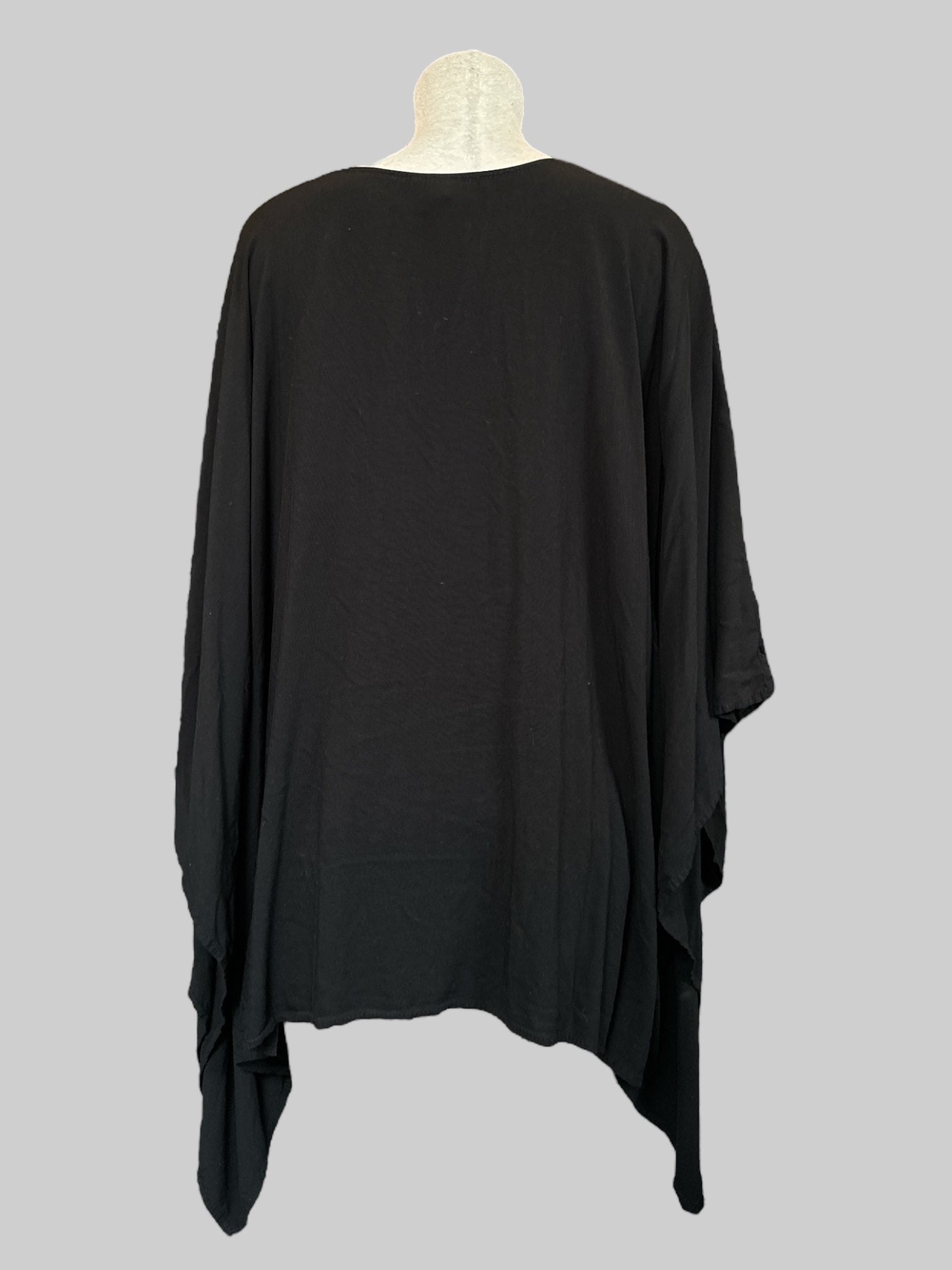 3X black poncho sleeve flowy top with chest lace and stretch
