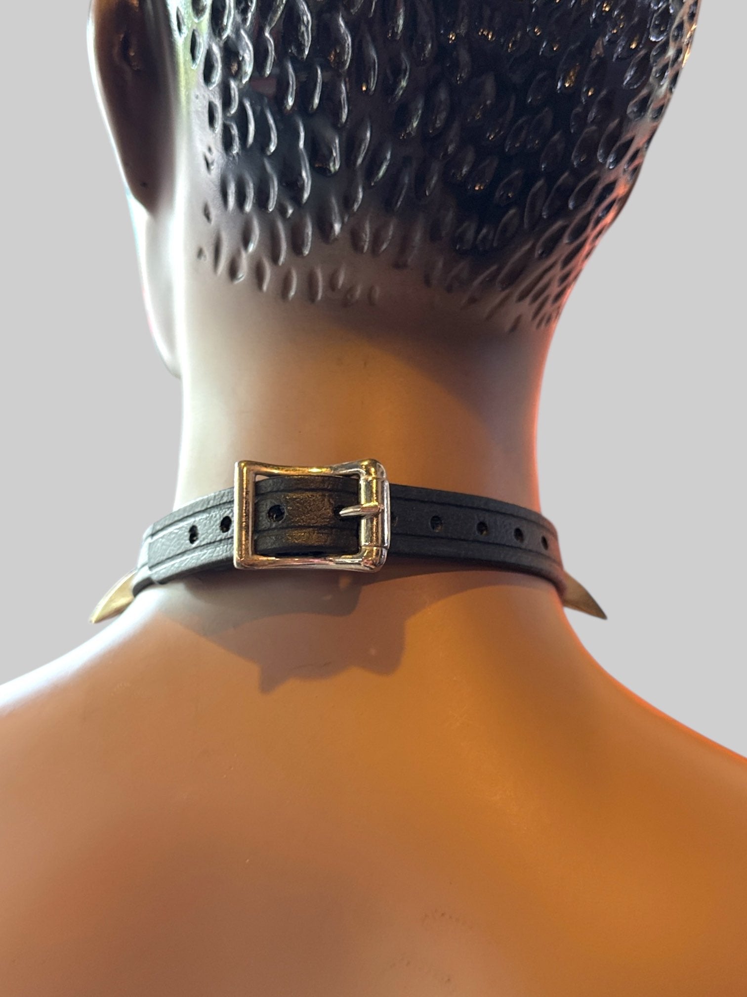 Genuine leather heavy duty choker with claw spikes and buckle