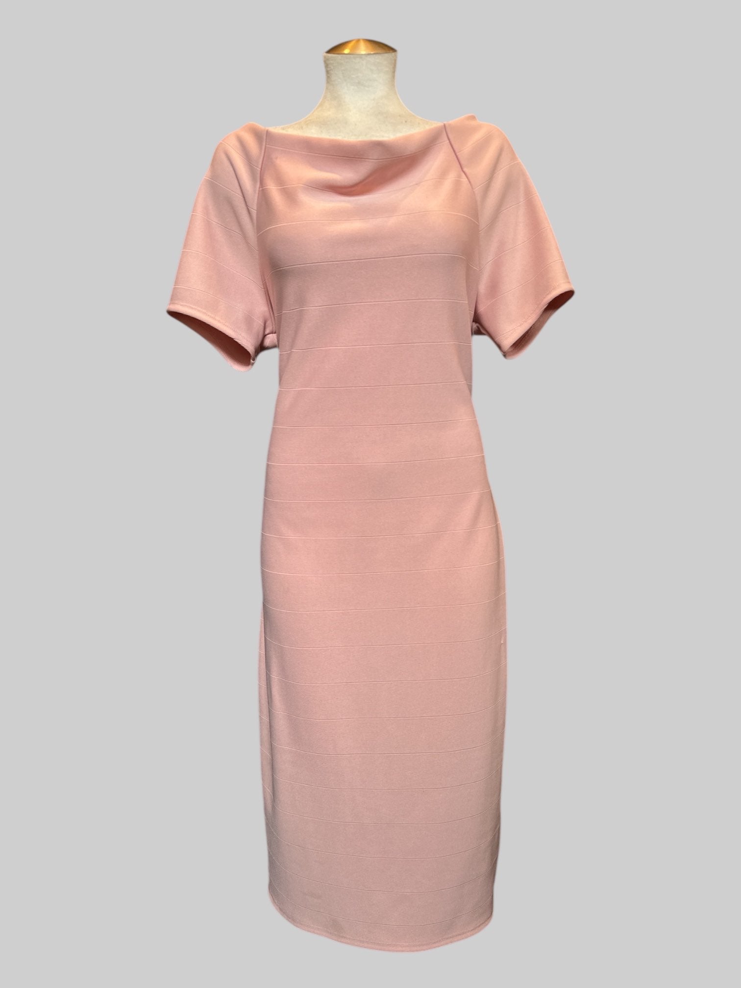 1x light pink stretchy body Con dress with slightly off the shoulder sleeves and back zipper,