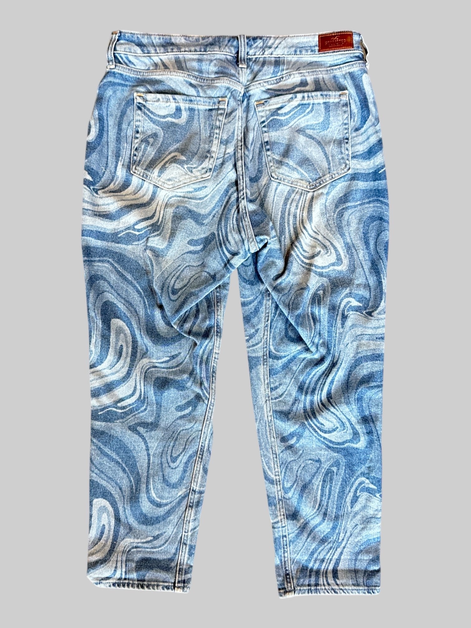 L light wash and dark wash swirl pattern curvy high rise mom jeans