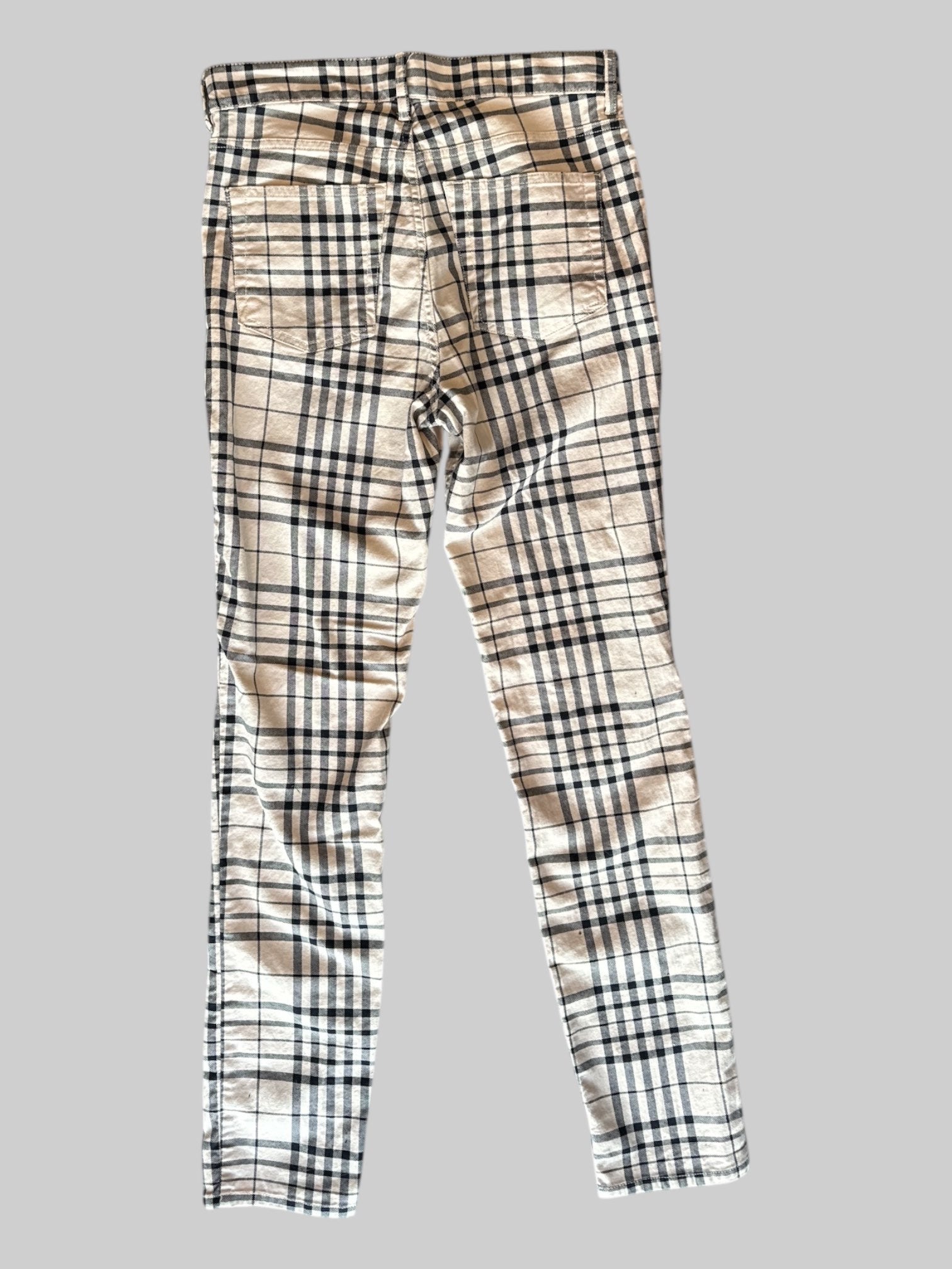 M off white and black plaid pattern pants