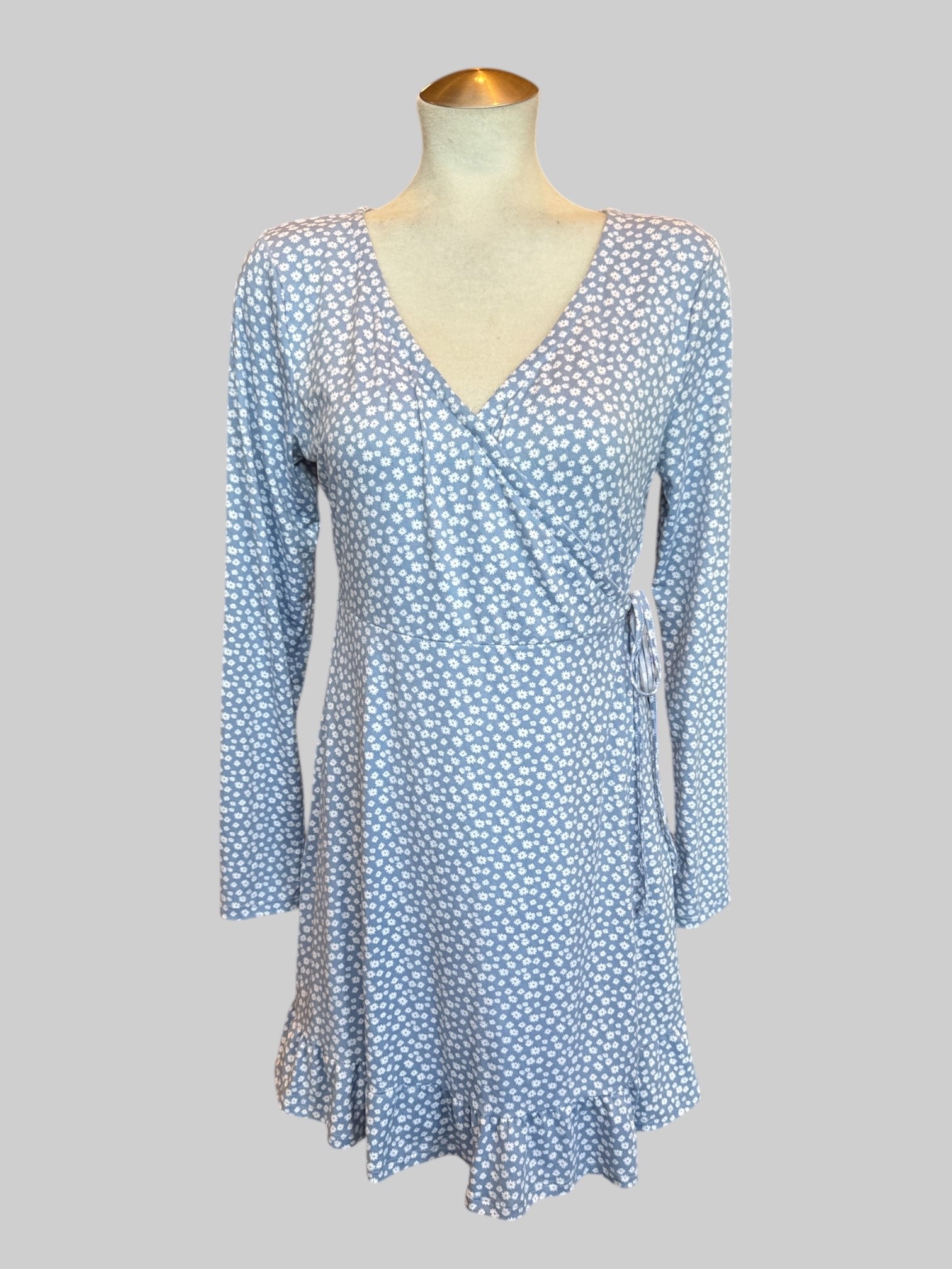 L NWT light blue floral wrap dress with ruffle bottom