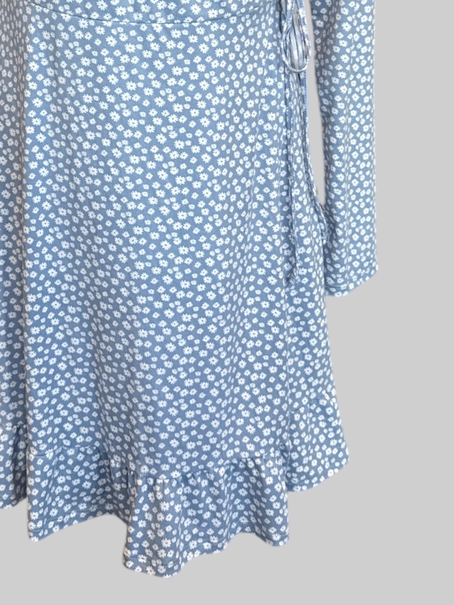 L NWT light blue floral wrap dress with ruffle bottom