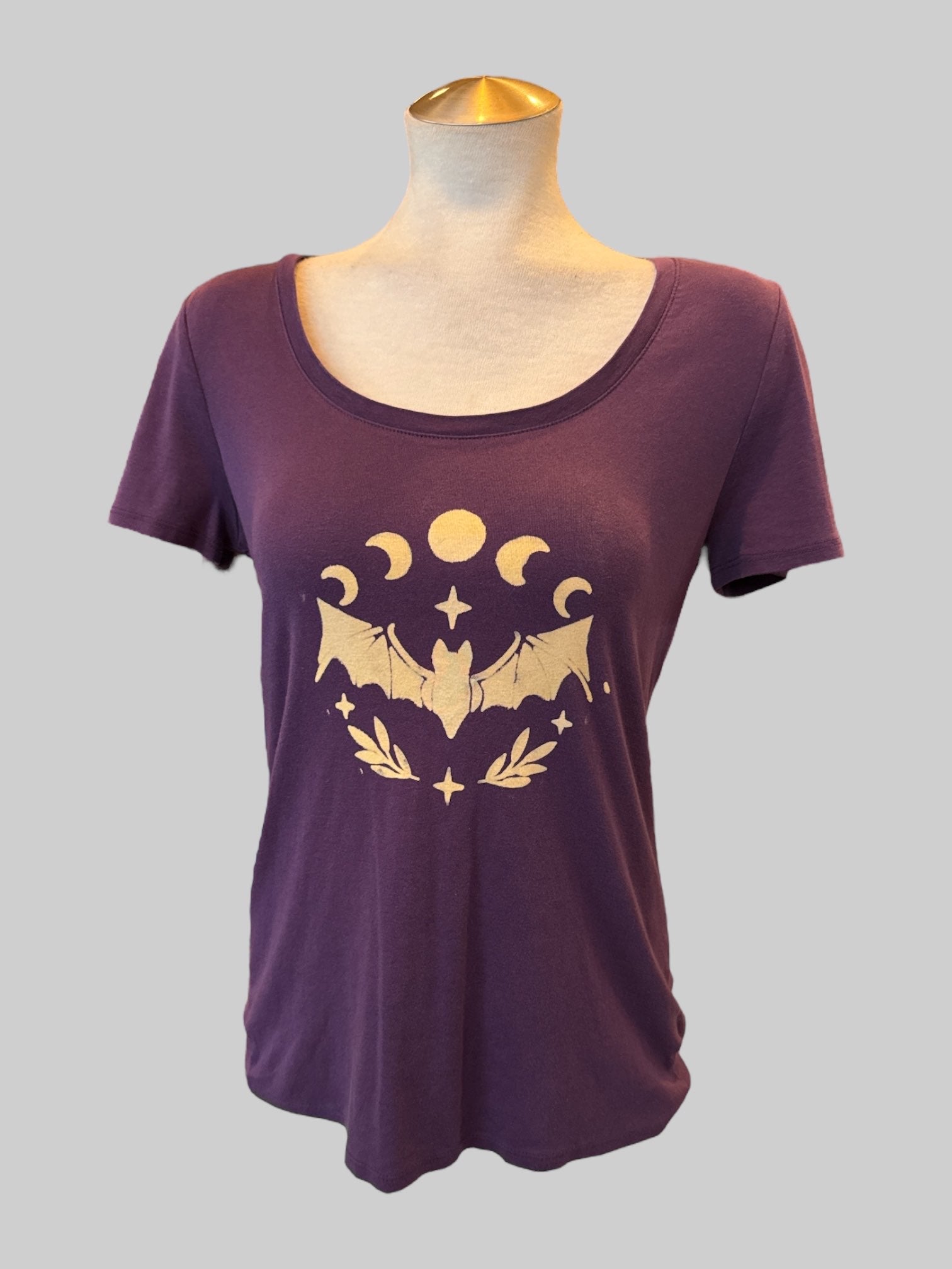 L Deep purple scoop neck shirt with hand painted bat design