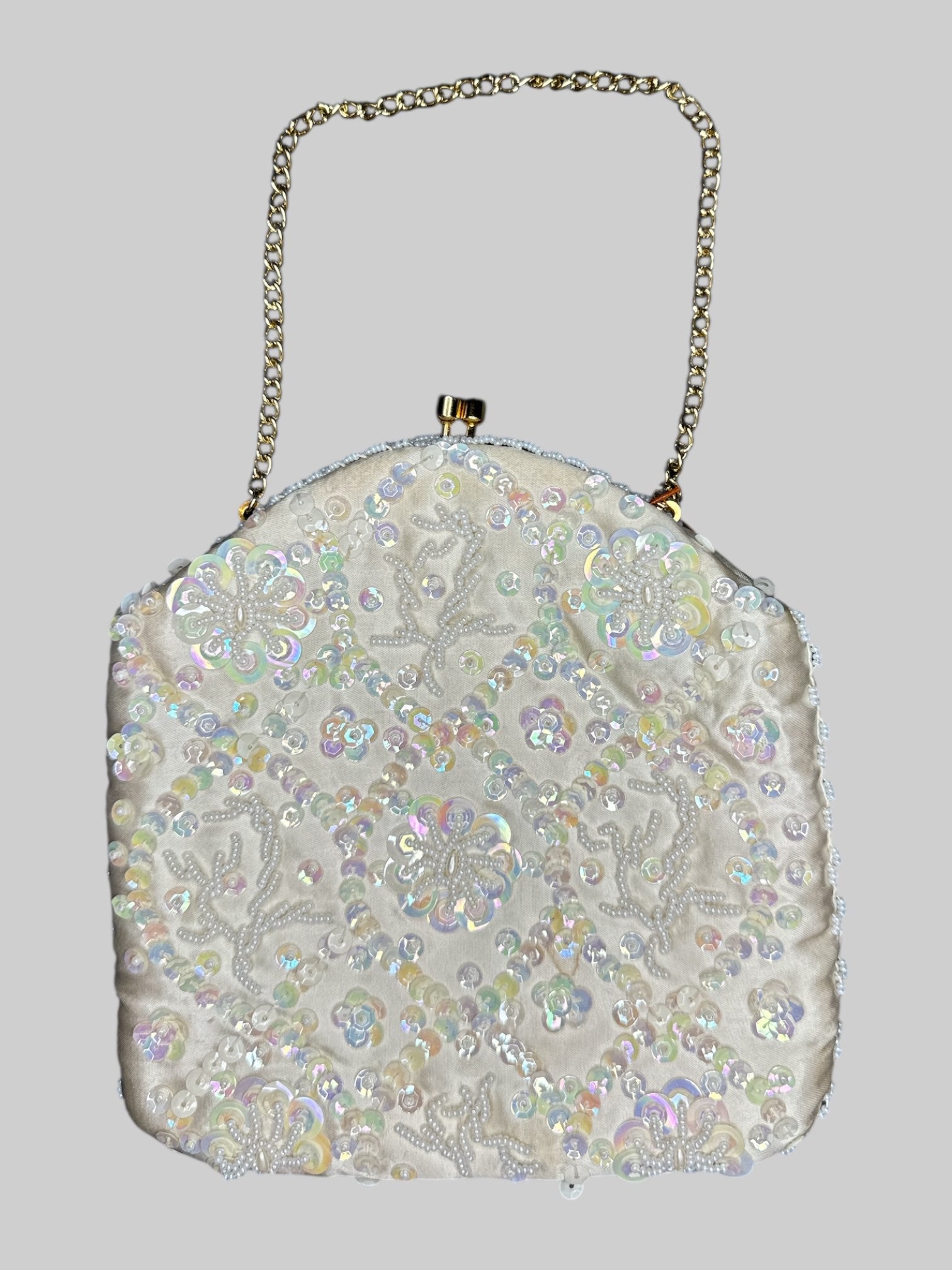 Small vintage white beaded hang bag