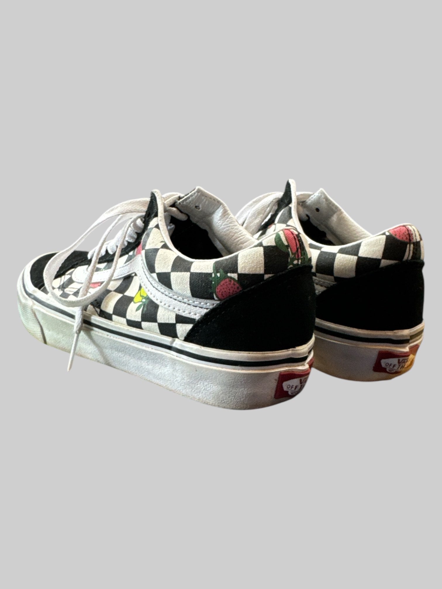 5.5 in men’s / 7 in women’s checkered vans with fruit pattern