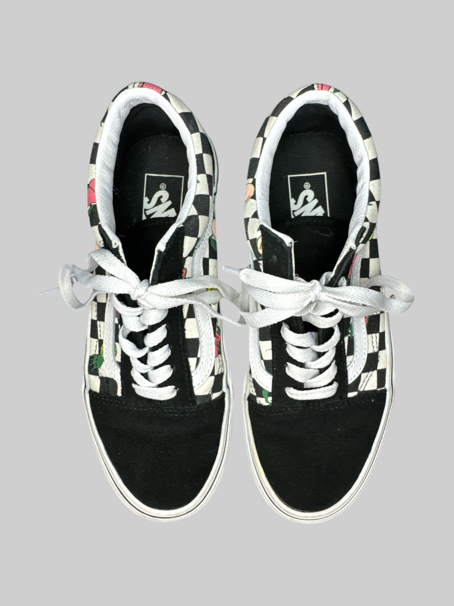 5.5 in men’s / 7 in women’s checkered vans with fruit pattern