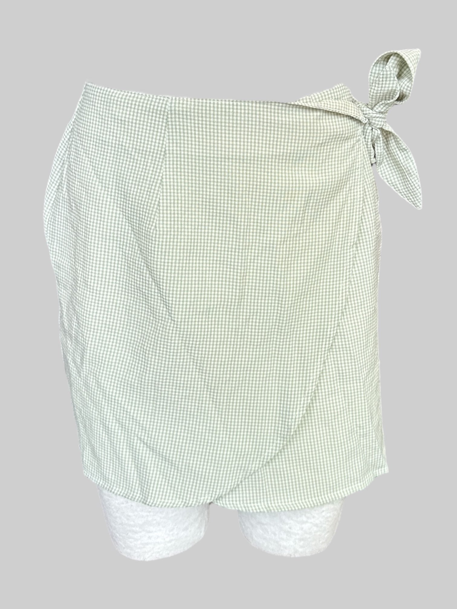 S Vintage green and white gingham short wrap skirt with tie