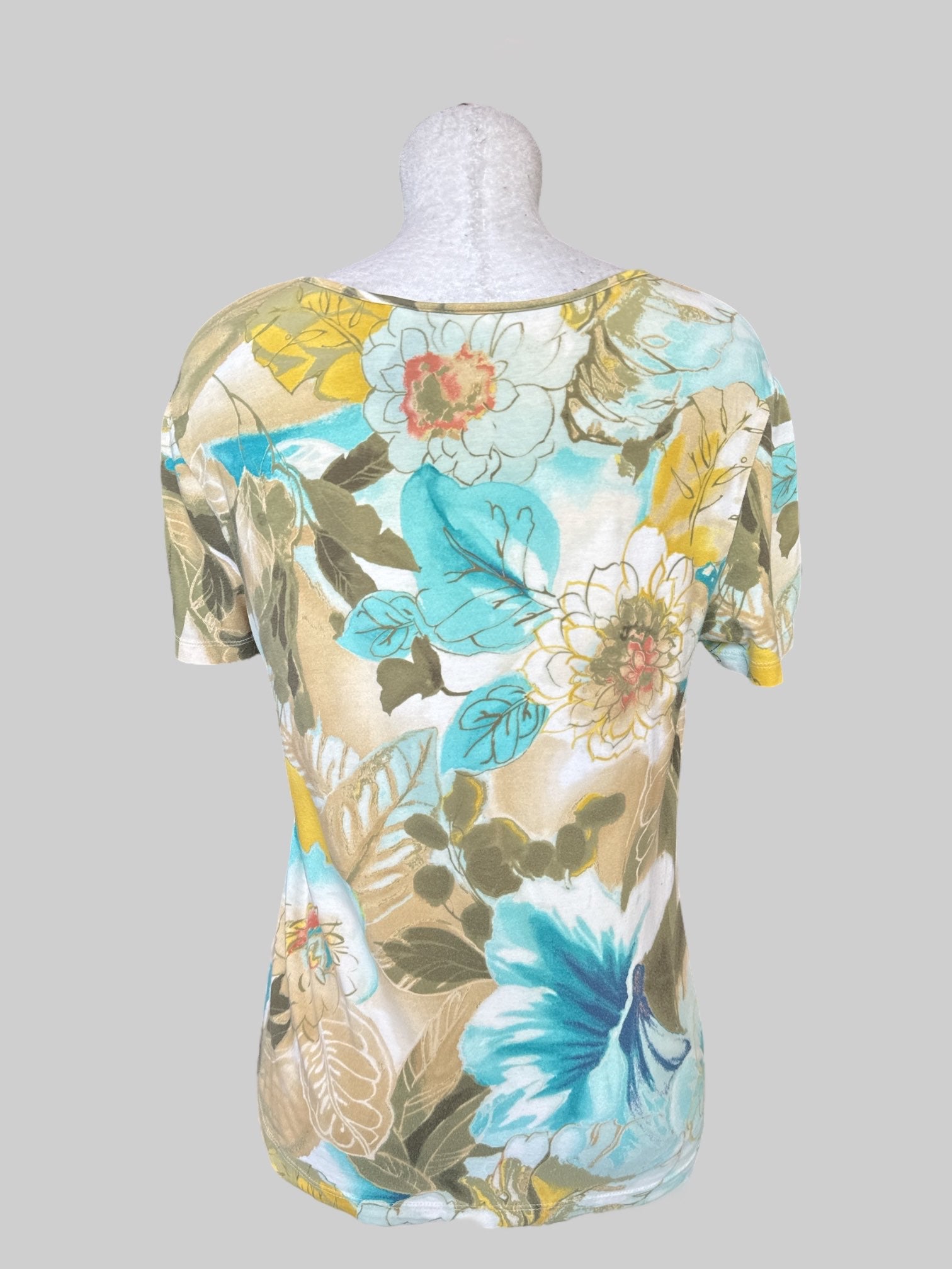 S Stretchy scoop neck t-shirt with blue green yellow red botanicals