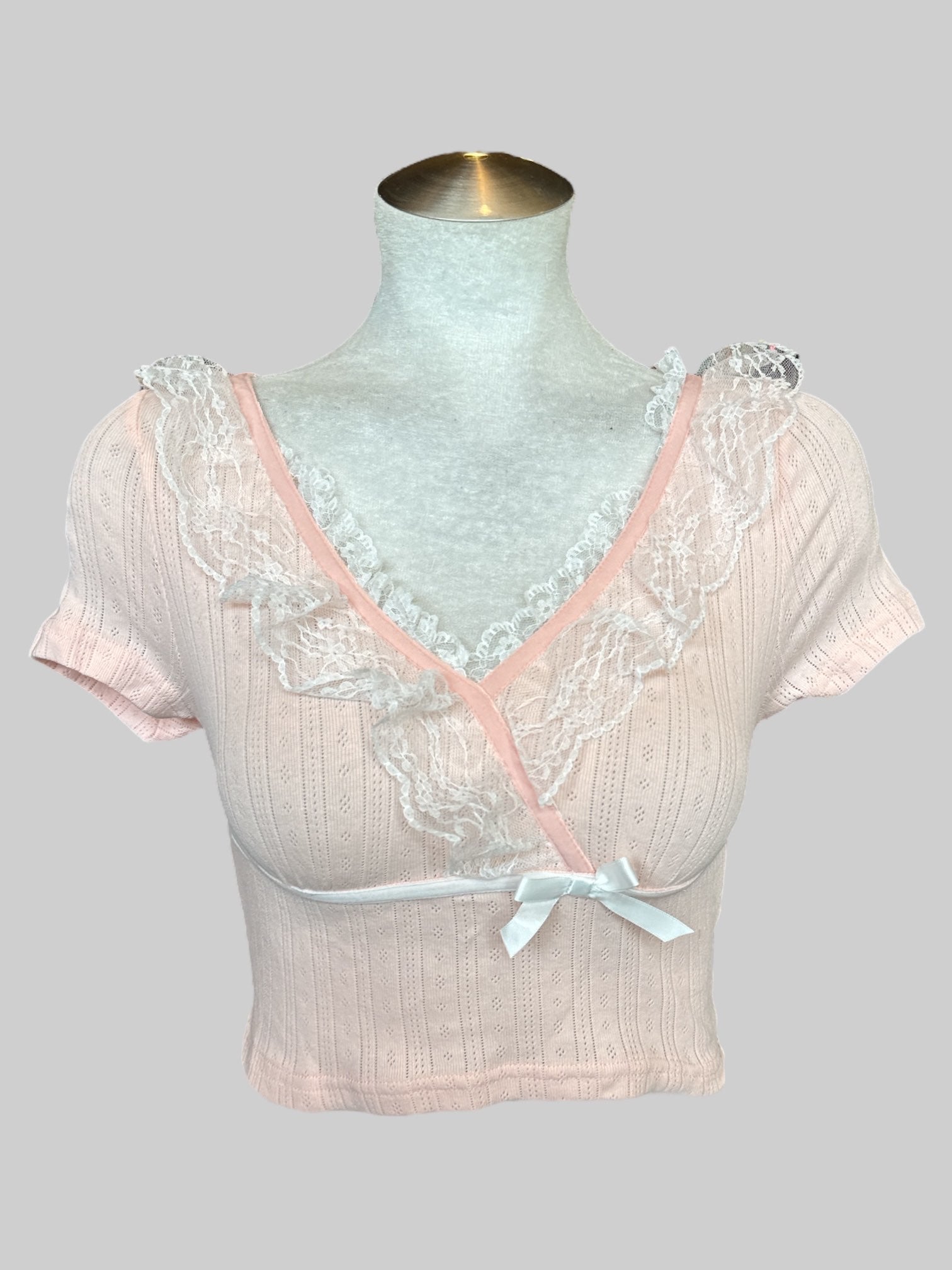S Light pink knit pattern crop top with bow and lace