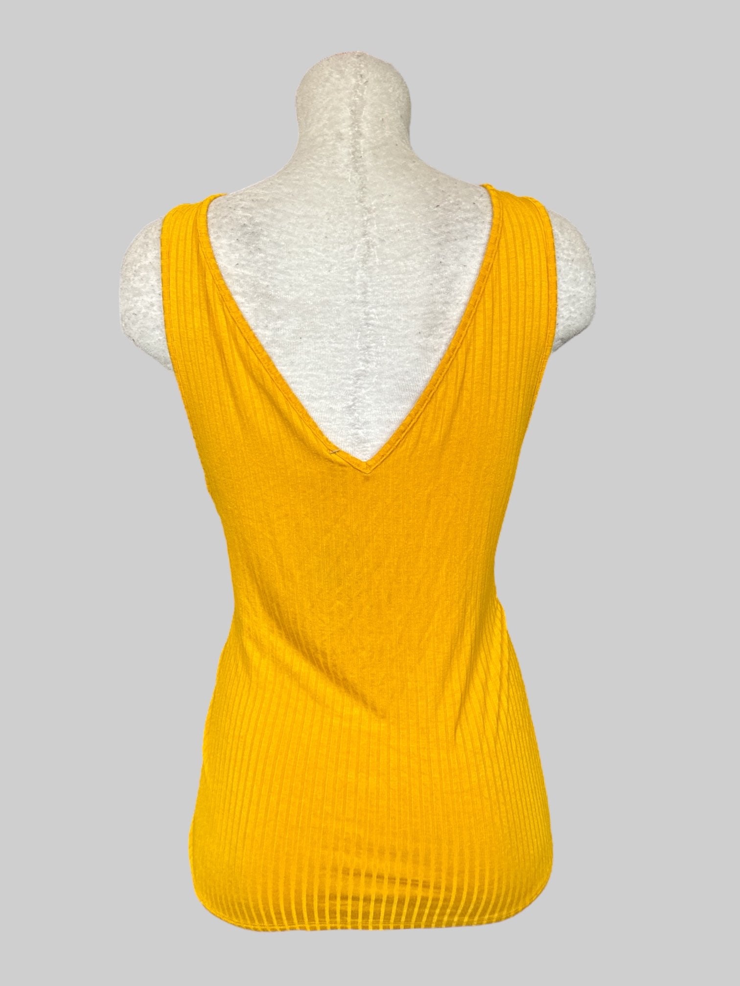 0X Yellow ribbed flowy and stretchy sleeveless top with tied front
