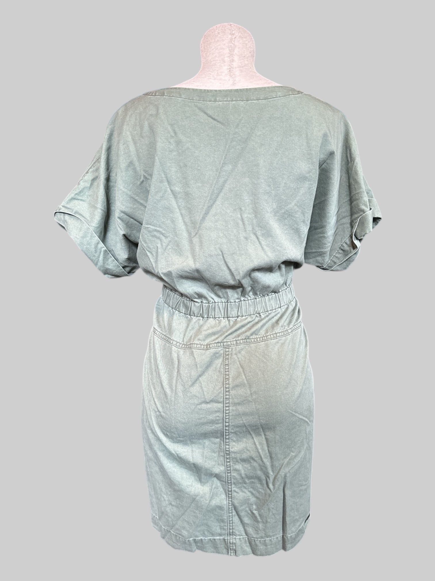 0X Light green zip up dress with pockets and elastic waist band