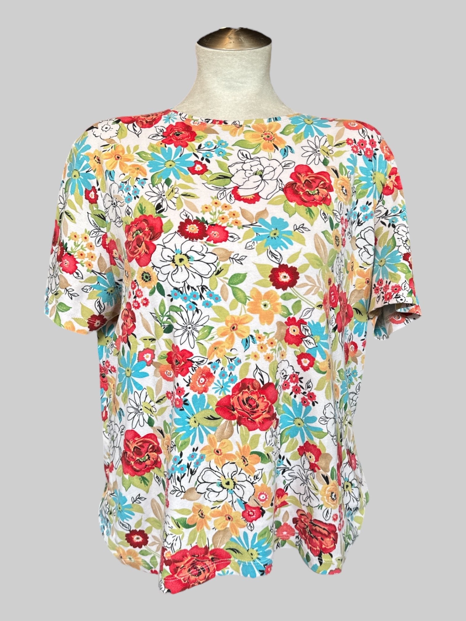 1X White t shirt with multicolor florals