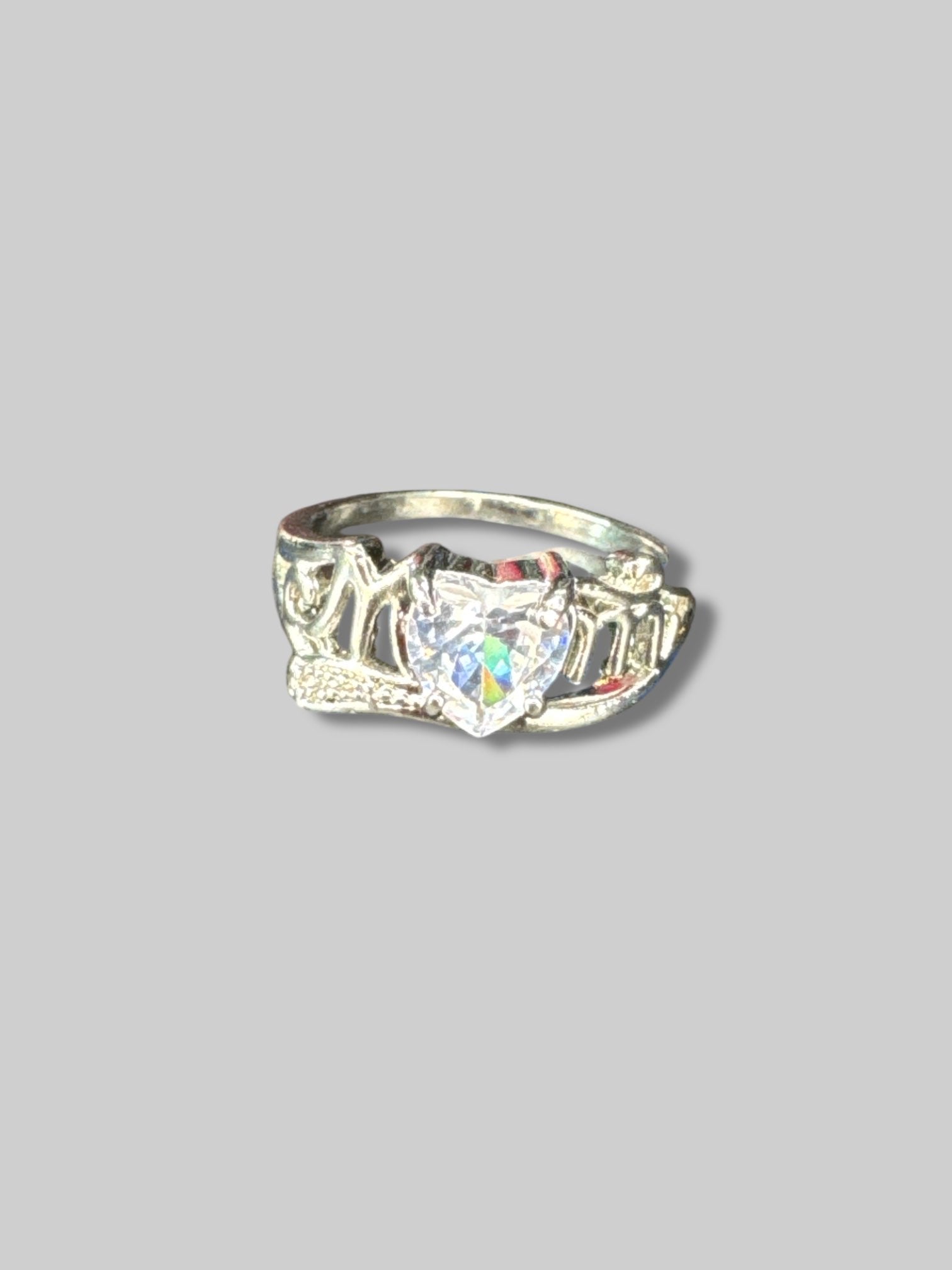 Size 7.5 “Mom” gem ring