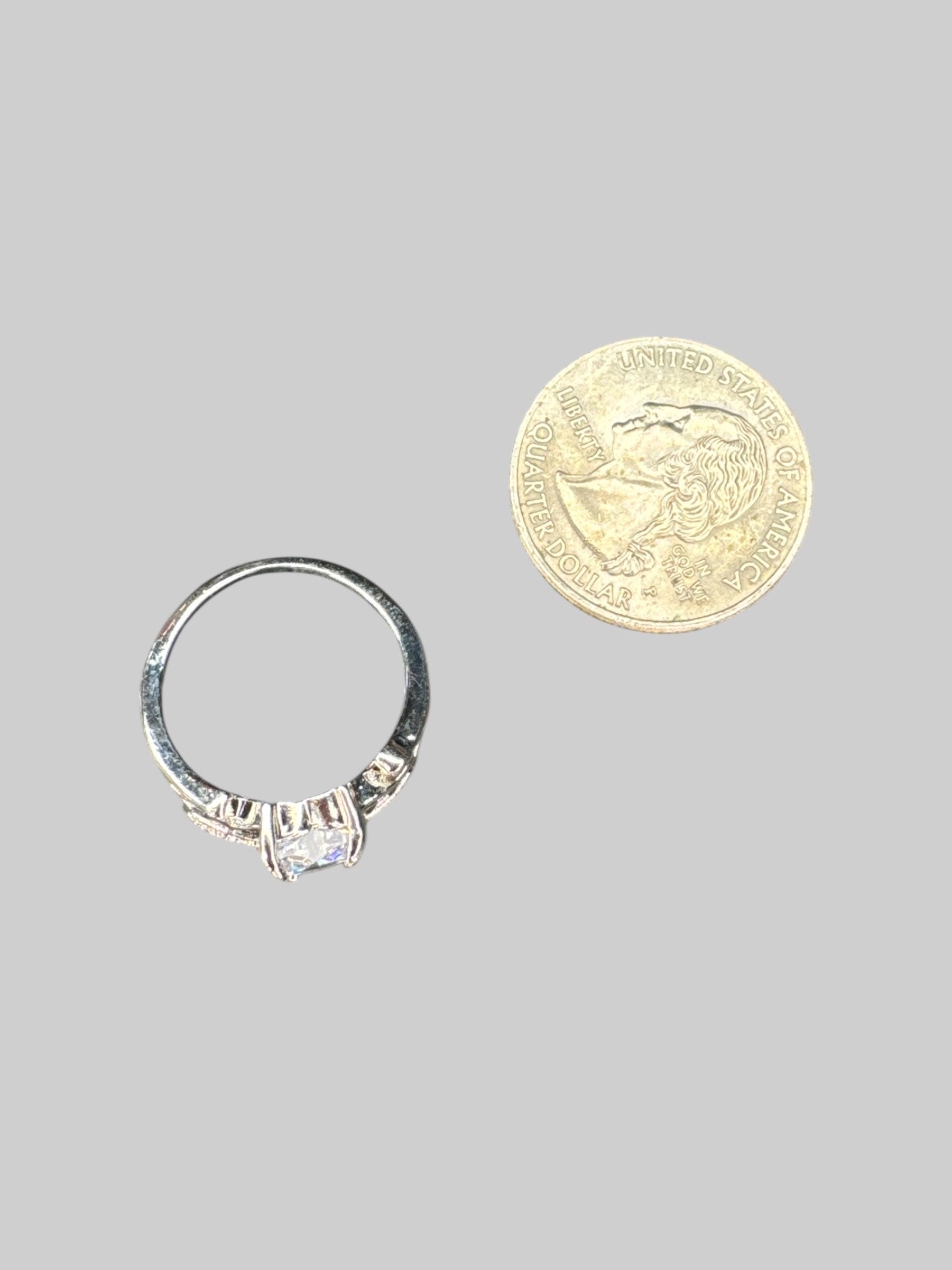 Size 7.5 “Mom” gem ring